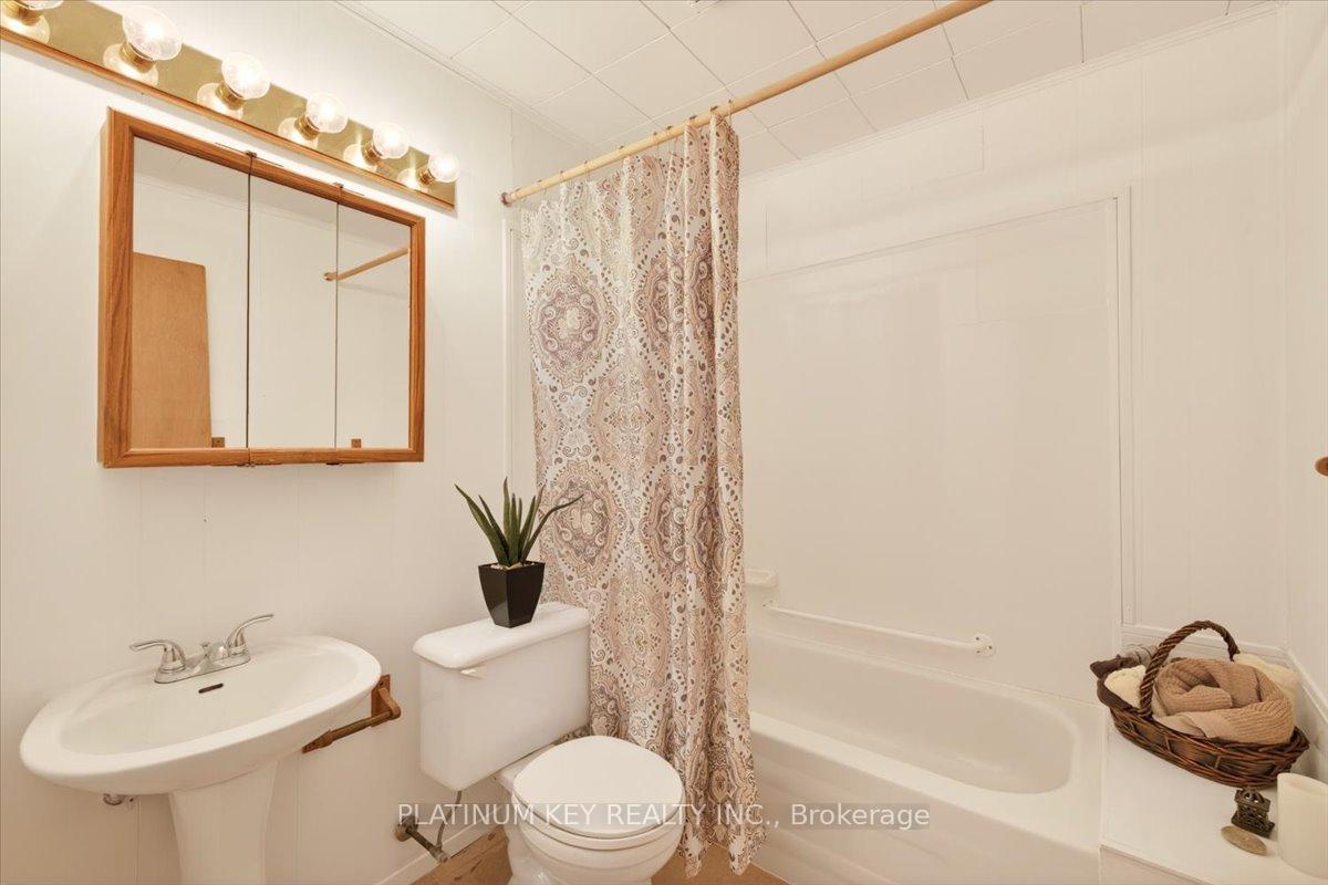 Photo 22 of Unit 6, 307 Metcalfe Street E, Strathroy-Caradoc, NE — HOMEH