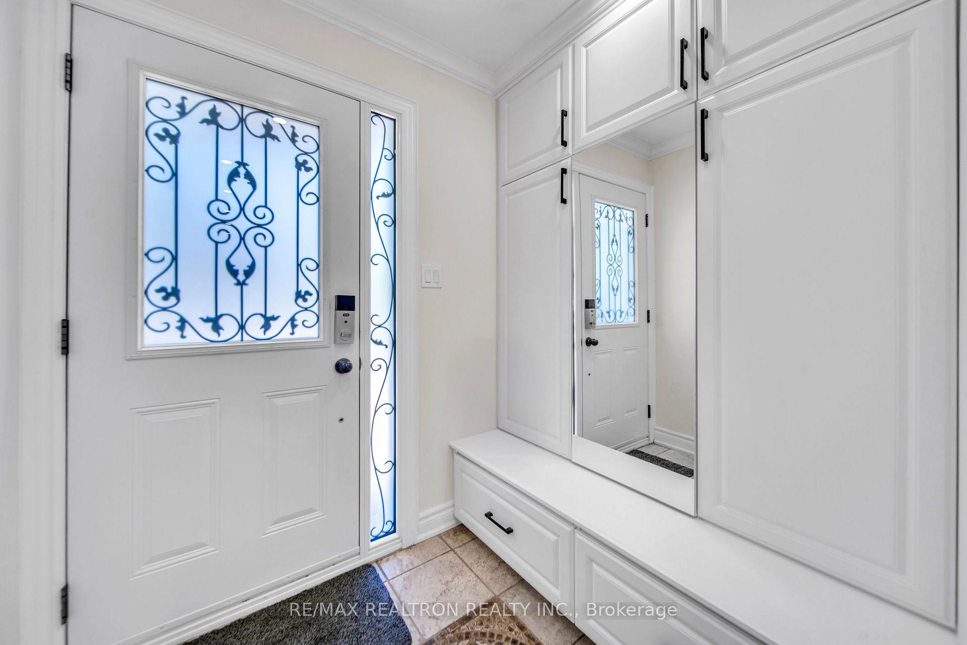 Photo 5 of 7 Spy Appleway, North York, Parkwoods-Donalda — HOMEH