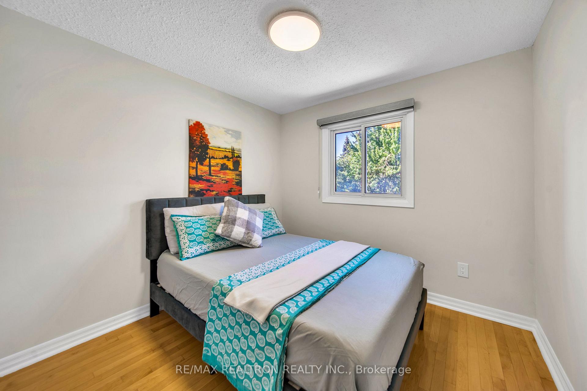 Photo 15 of 7 Spy Appleway, North York, Parkwoods-Donalda — HOMEH