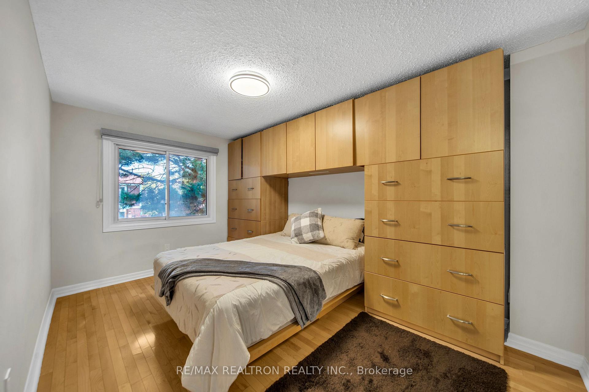 Photo 18 of 7 Spy Appleway, North York, Parkwoods-Donalda — HOMEH
