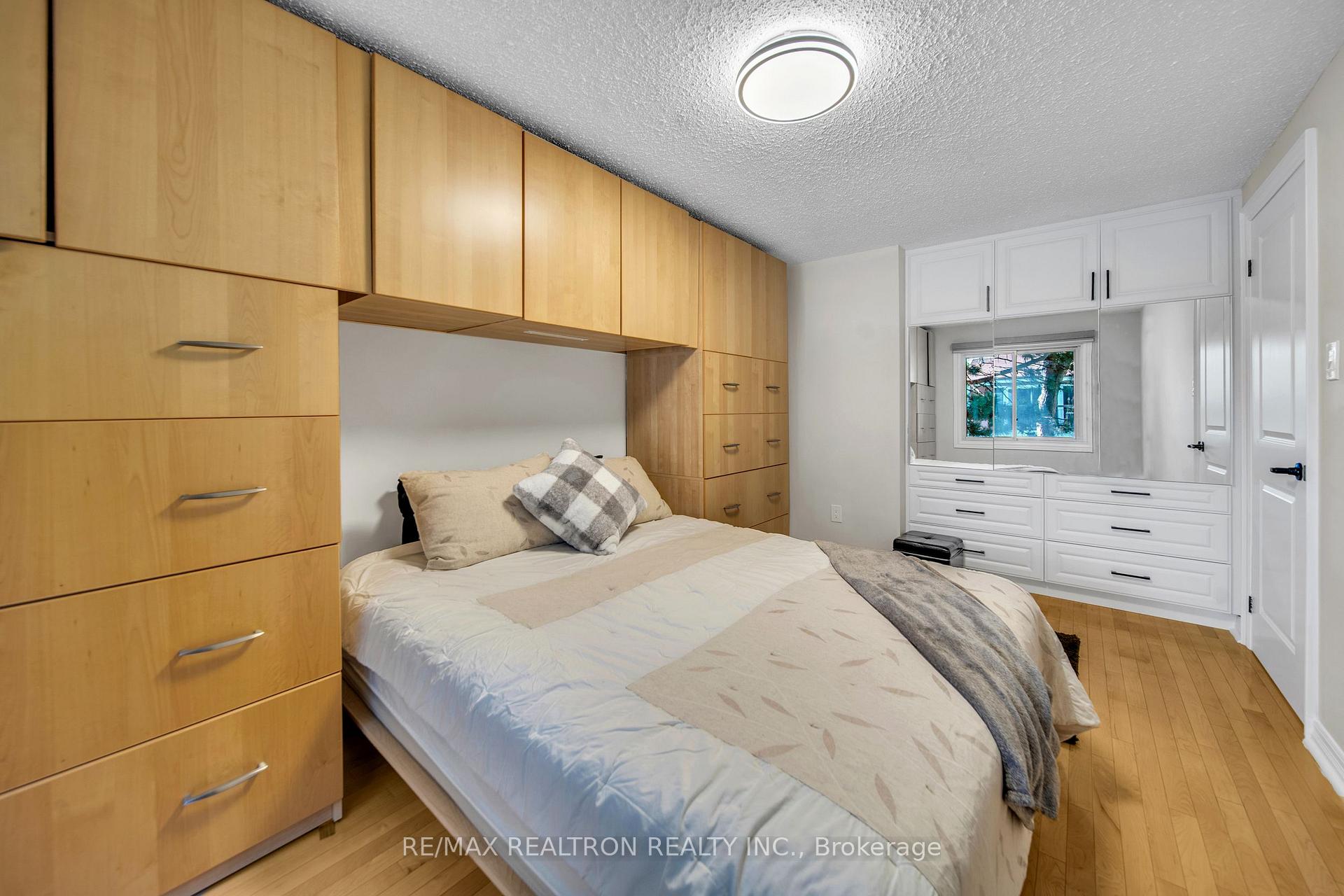 Photo 19 of 7 Spy Appleway, North York, Parkwoods-Donalda — HOMEH