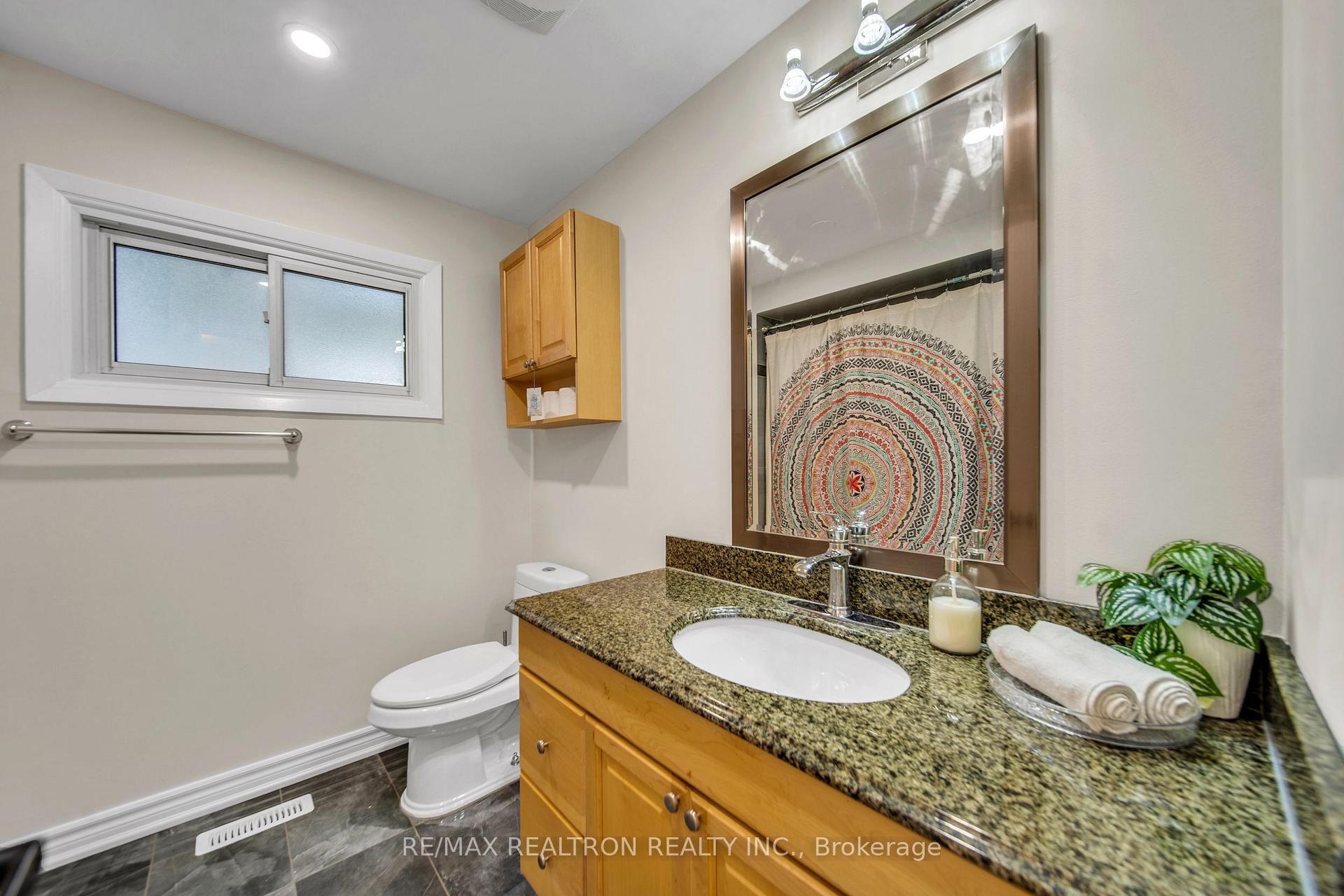 Photo 20 of 7 Spy Appleway, North York, Parkwoods-Donalda — HOMEH