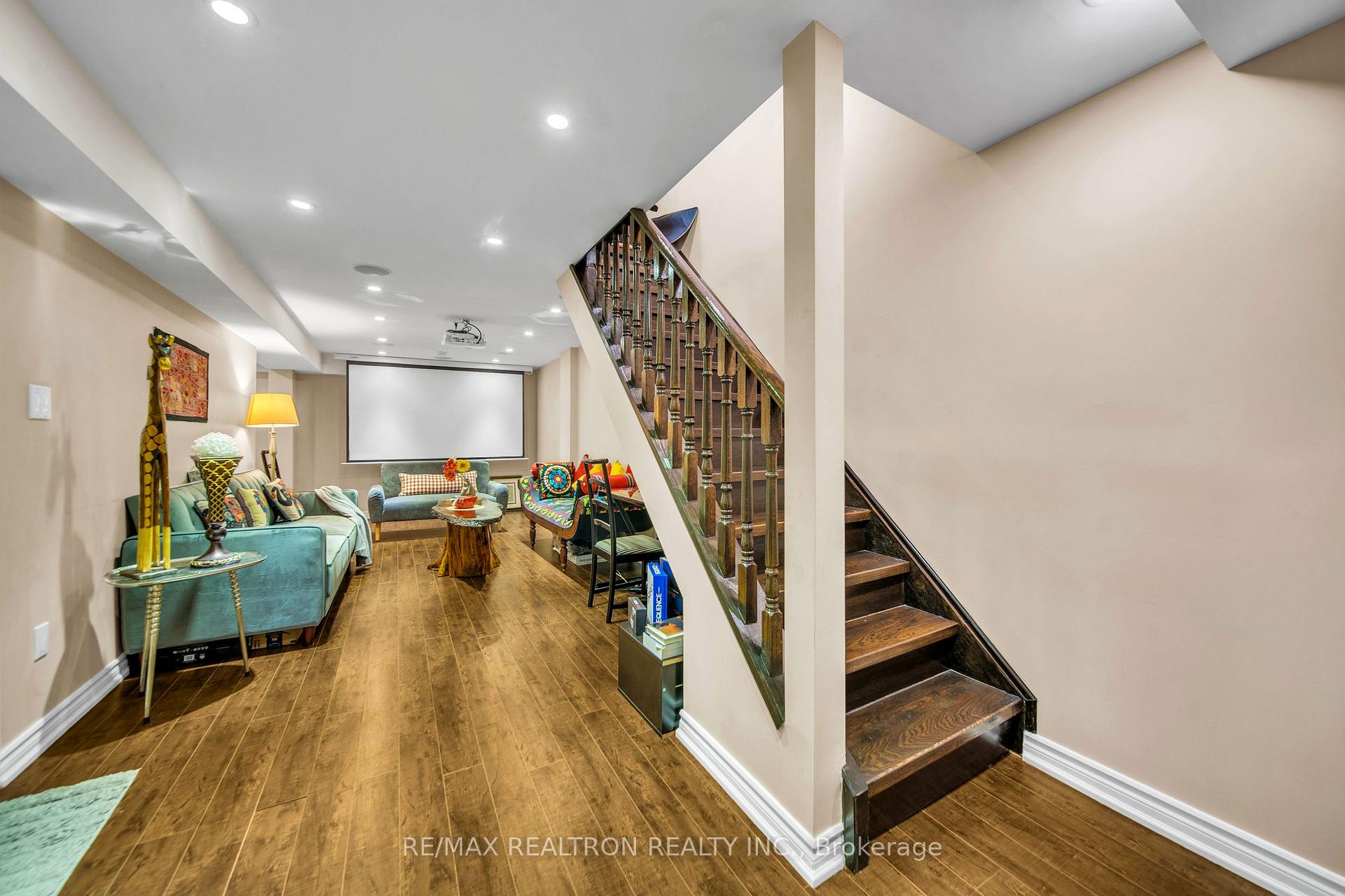 Photo 23 of 7 Spy Appleway, North York, Parkwoods-Donalda — HOMEH