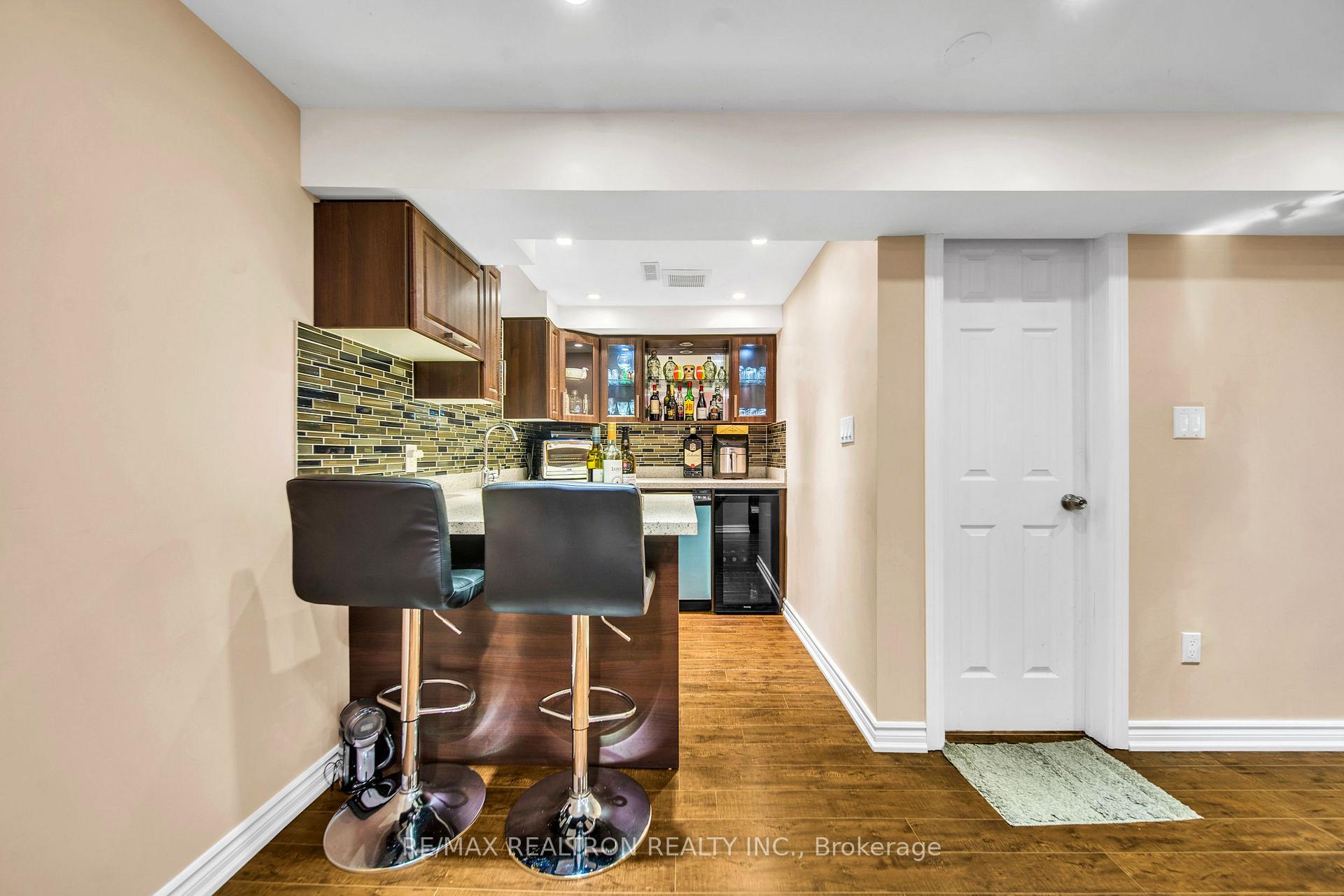 Photo 27 of 7 Spy Appleway, North York, Parkwoods-Donalda — HOMEH