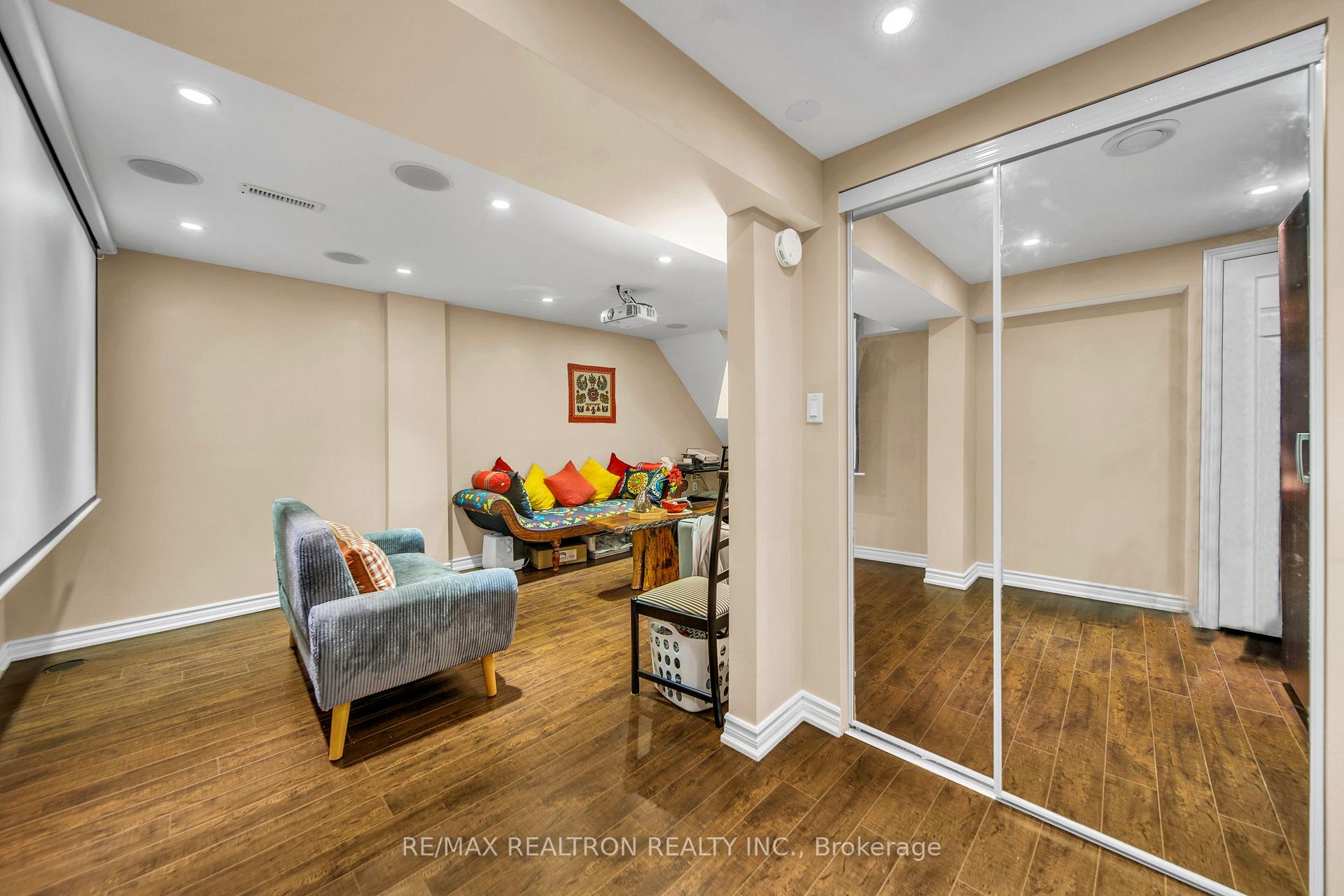 Photo 30 of 7 Spy Appleway, North York, Parkwoods-Donalda — HOMEH