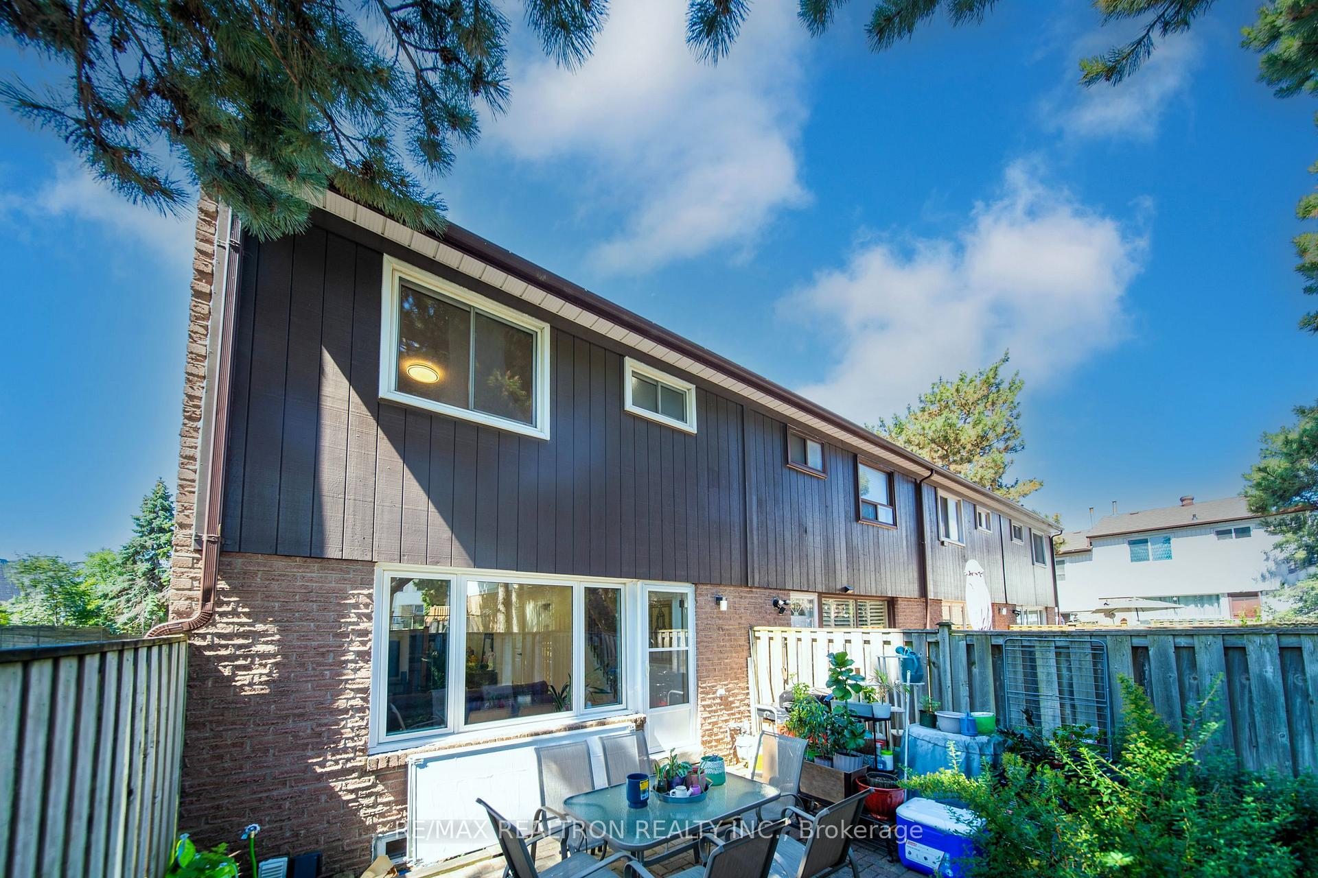 Photo 33 of 7 Spy Appleway, North York, Parkwoods-Donalda — HOMEH