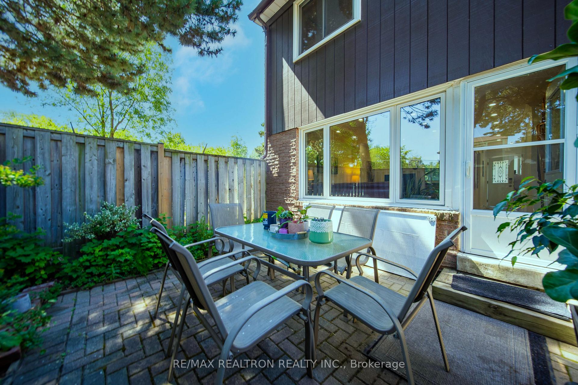 Photo 35 of 7 Spy Appleway, North York, Parkwoods-Donalda — HOMEH