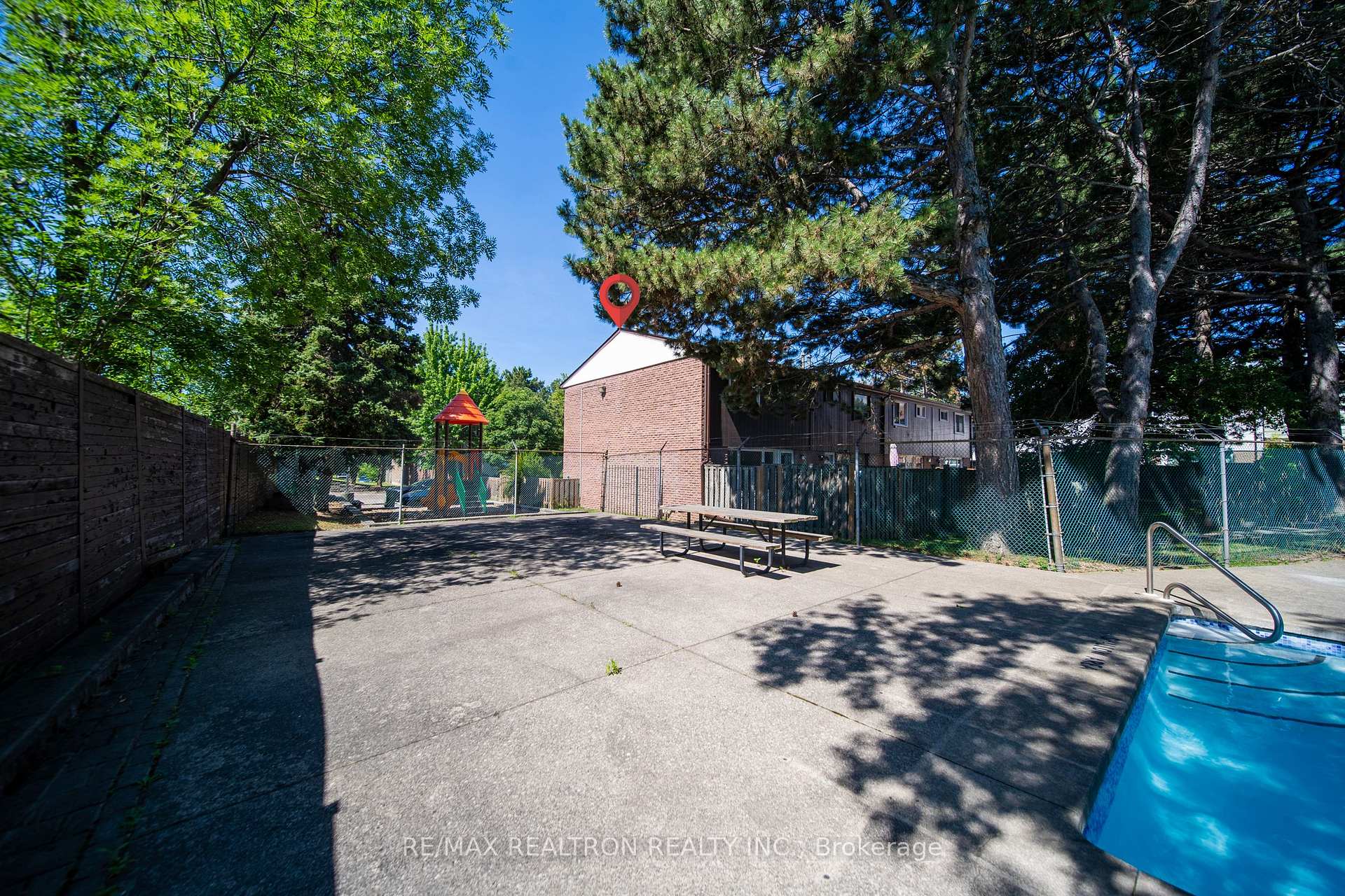 Photo 38 of 7 Spy Appleway, North York, Parkwoods-Donalda — HOMEH
