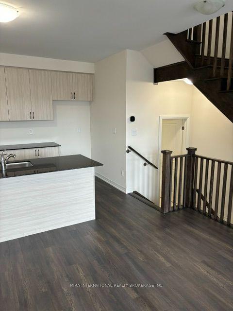 Photo 4 of 134 Turnberry Lane, Barrie, Painswick South — HOMEH