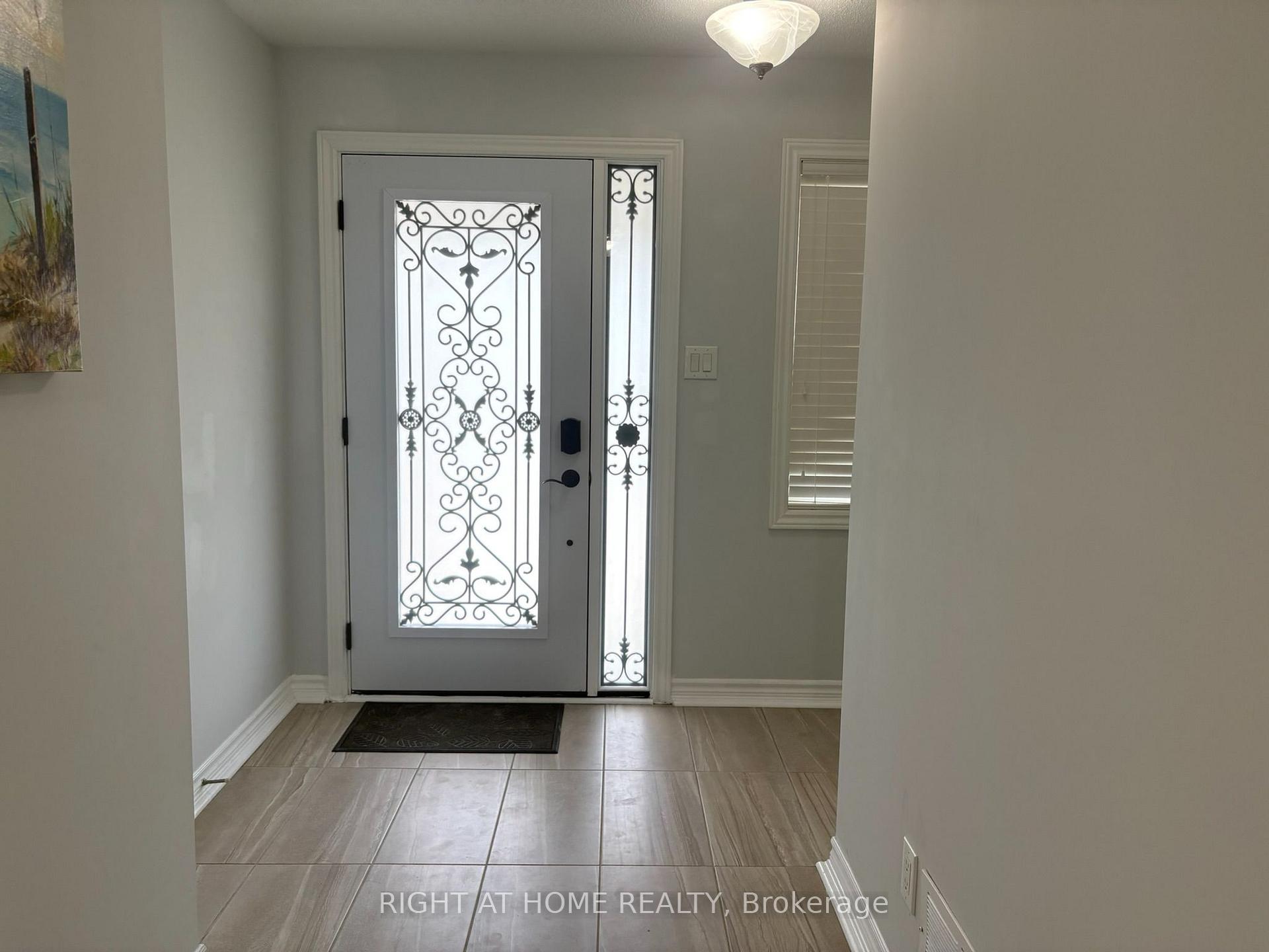 Photo 5 of 333 Rouncey Road, Ottawa, Kanata - Emerald Meadows/Trailwest — HOMEH