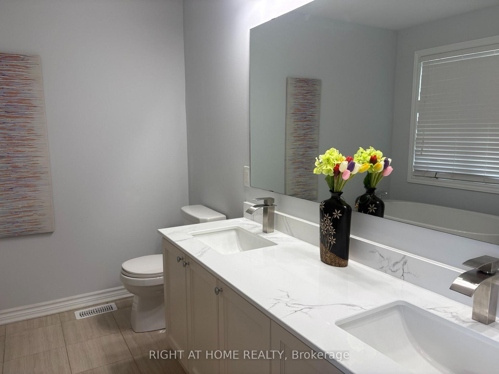 Photo 23 of 333 Rouncey Road, Ottawa, Kanata - Emerald Meadows/Trailwest — HOMEH