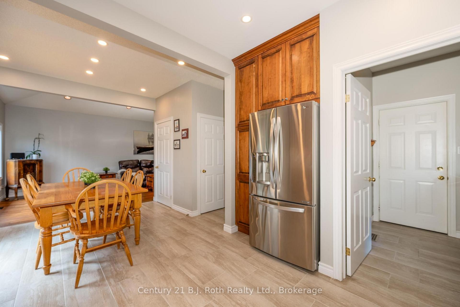 Photo 4 of 58 Meredith Drive, Middlesex Centre, Ilderton — HOMEH