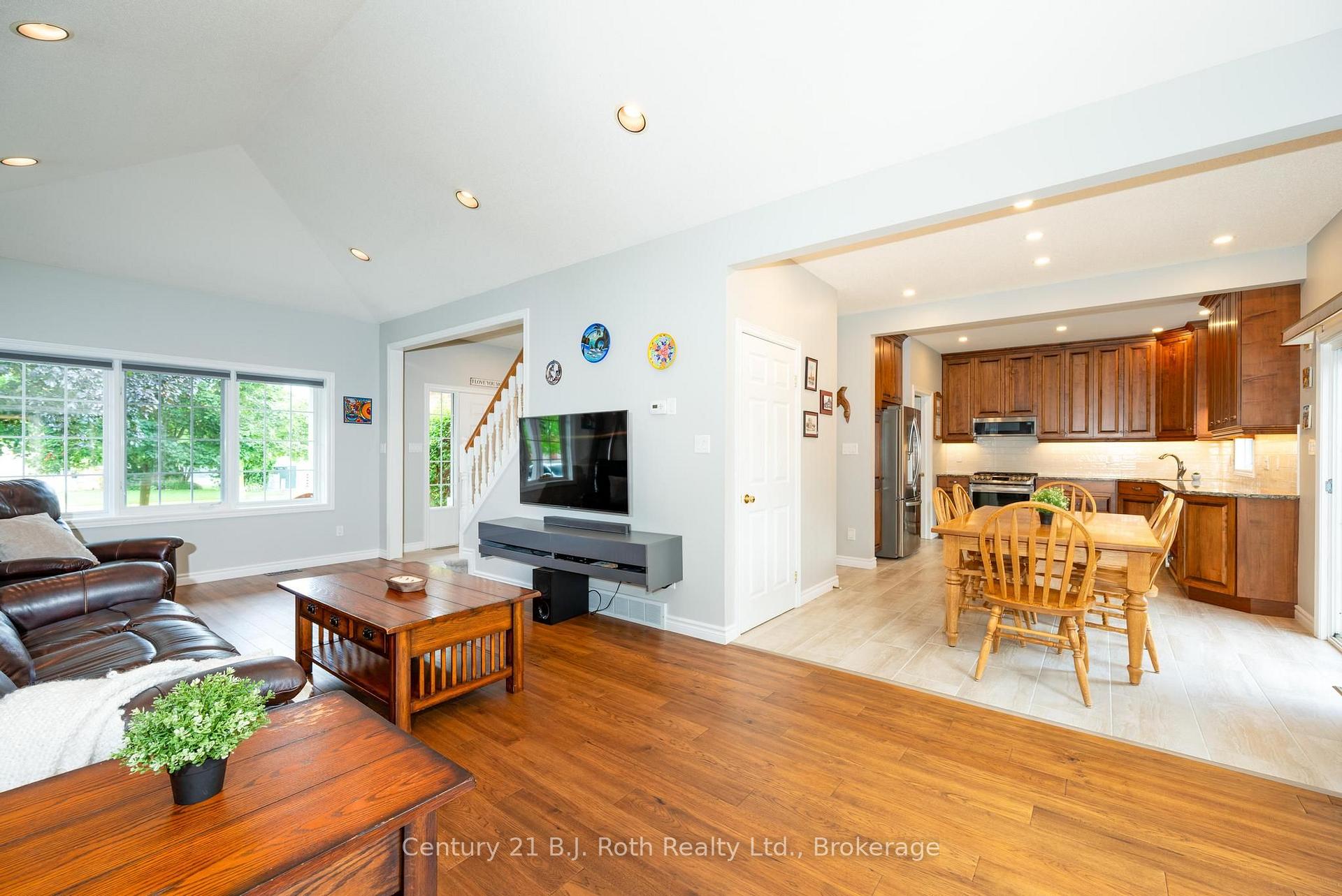 Photo 5 of 58 Meredith Drive, Middlesex Centre, Ilderton — HOMEH