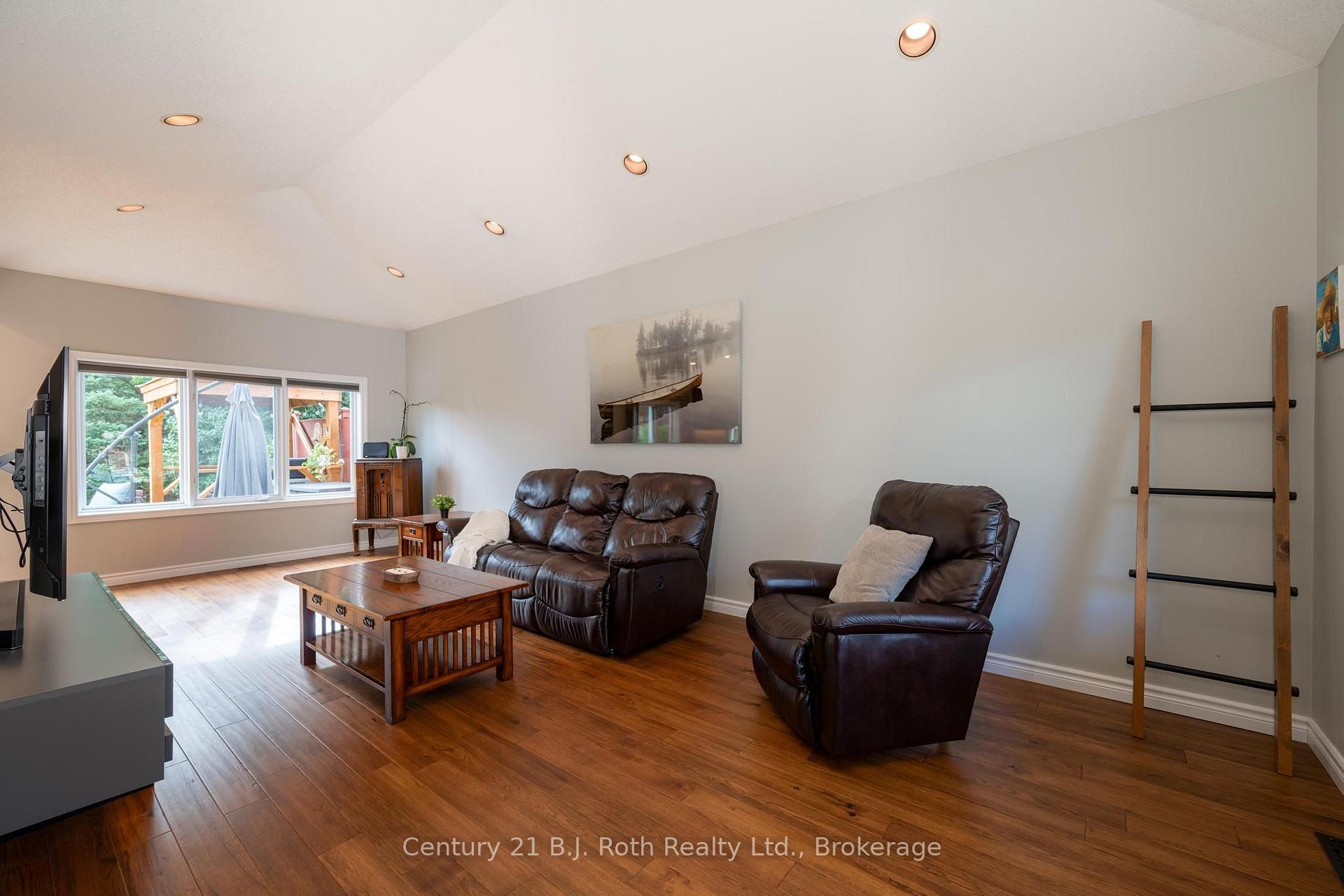 Photo 6 of 58 Meredith Drive, Middlesex Centre, Ilderton — HOMEH