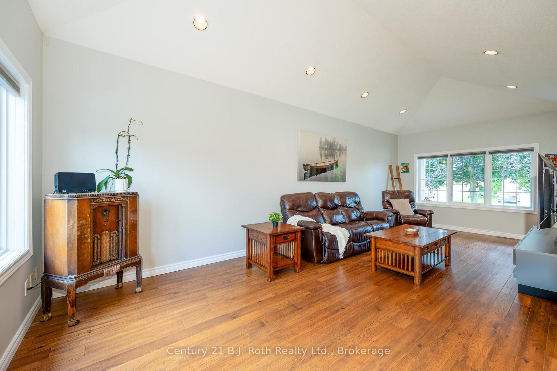 Photo 7 of 58 Meredith Drive, Middlesex Centre, Ilderton — HOMEH