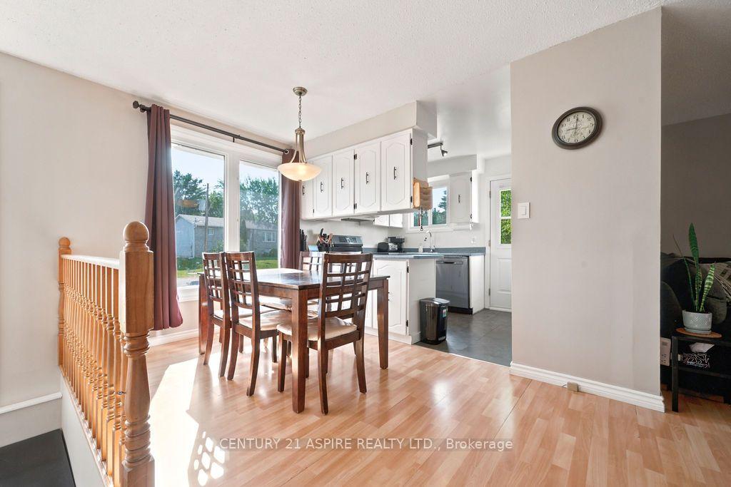 Photo 17 of 23 Roy Street, Petawawa, Petawawa — HOMEH
