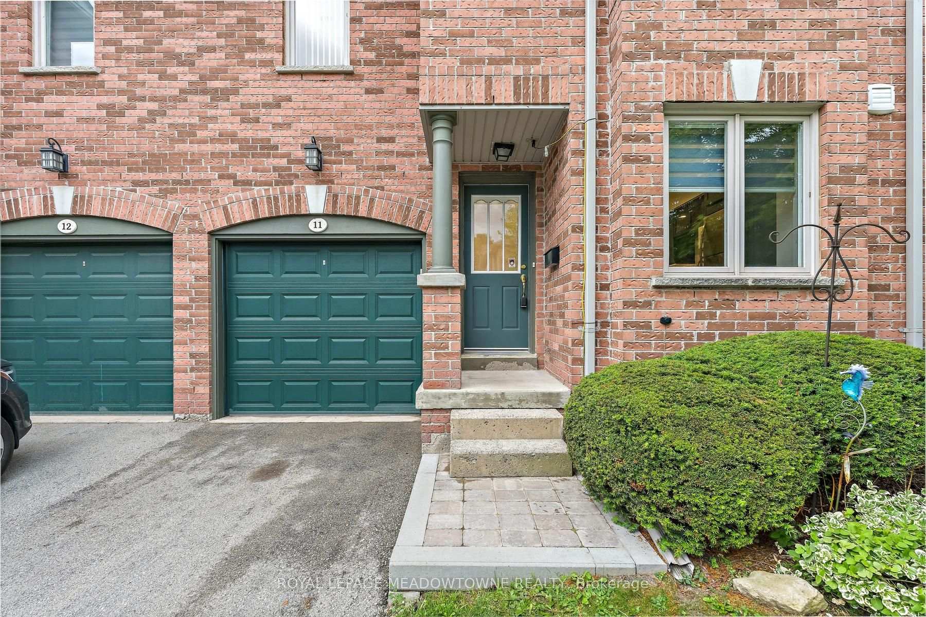 Photo 3 of Unit 11, 76 River Drive, Halton Hills, Georgetown — HOMEH