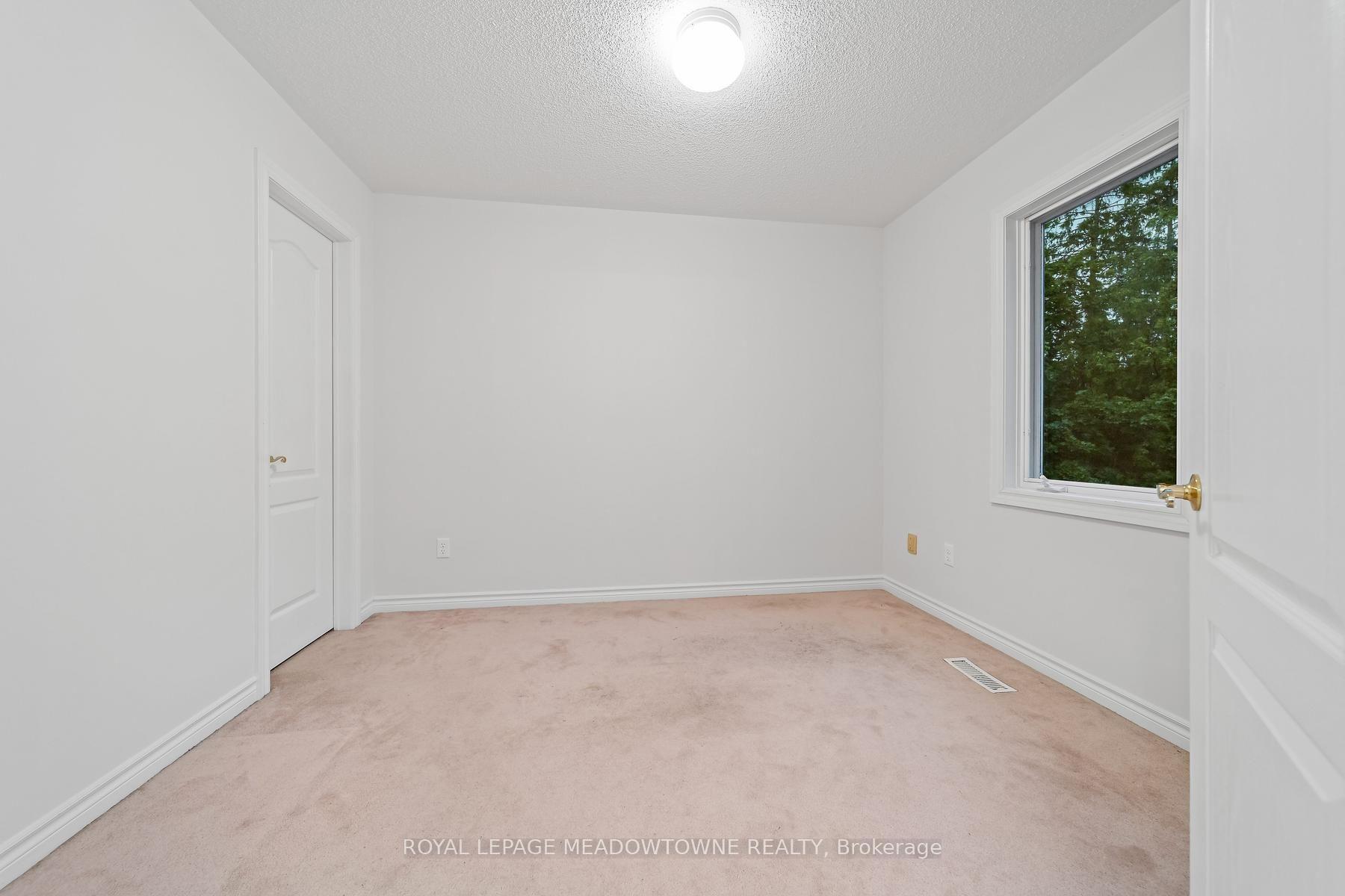 Photo 21 of Unit 11, 76 River Drive, Halton Hills, Georgetown — HOMEH
