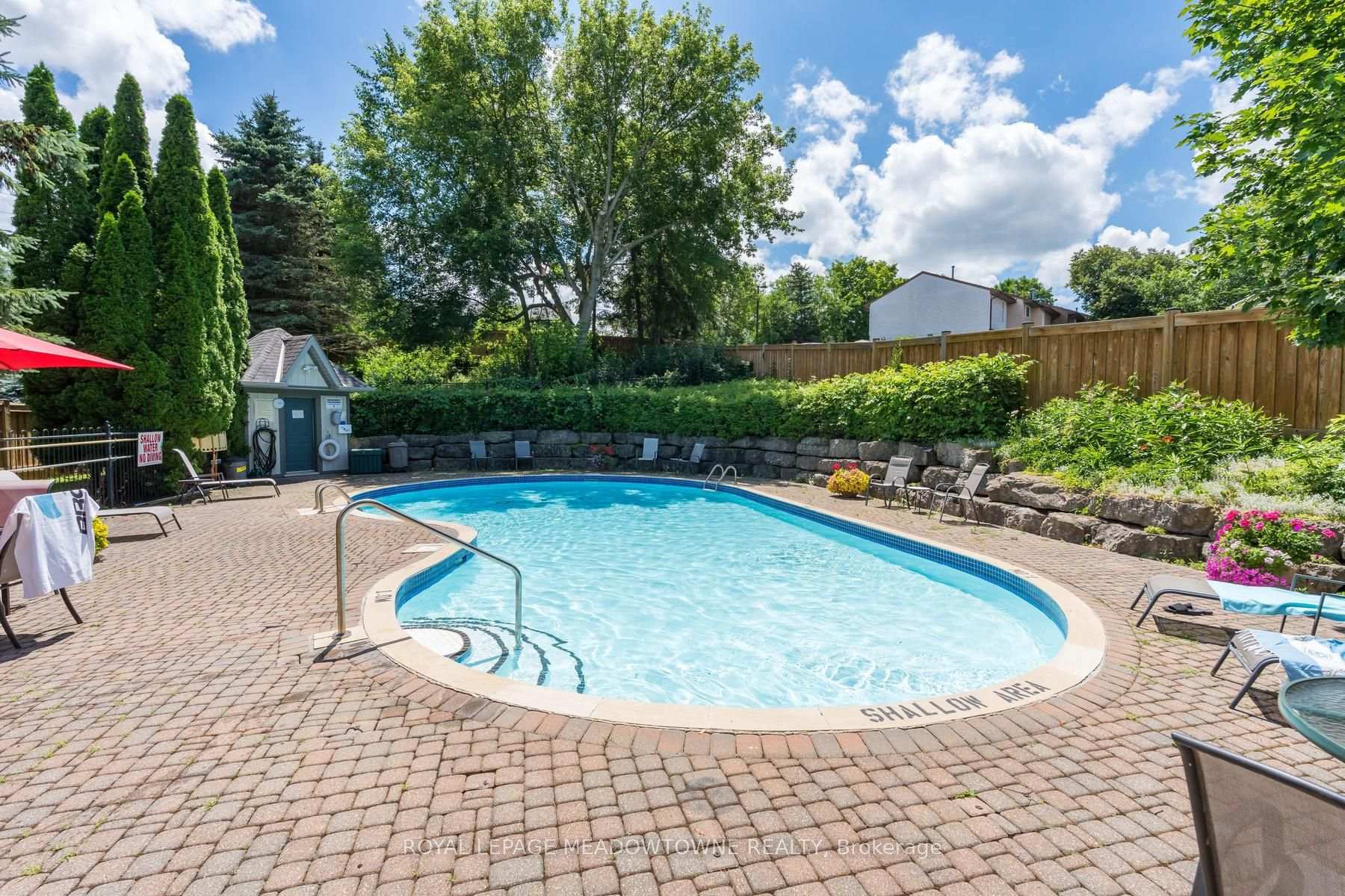 Photo 1 of Unit 11, 76 River Drive, Halton Hills, Georgetown — HOMEH