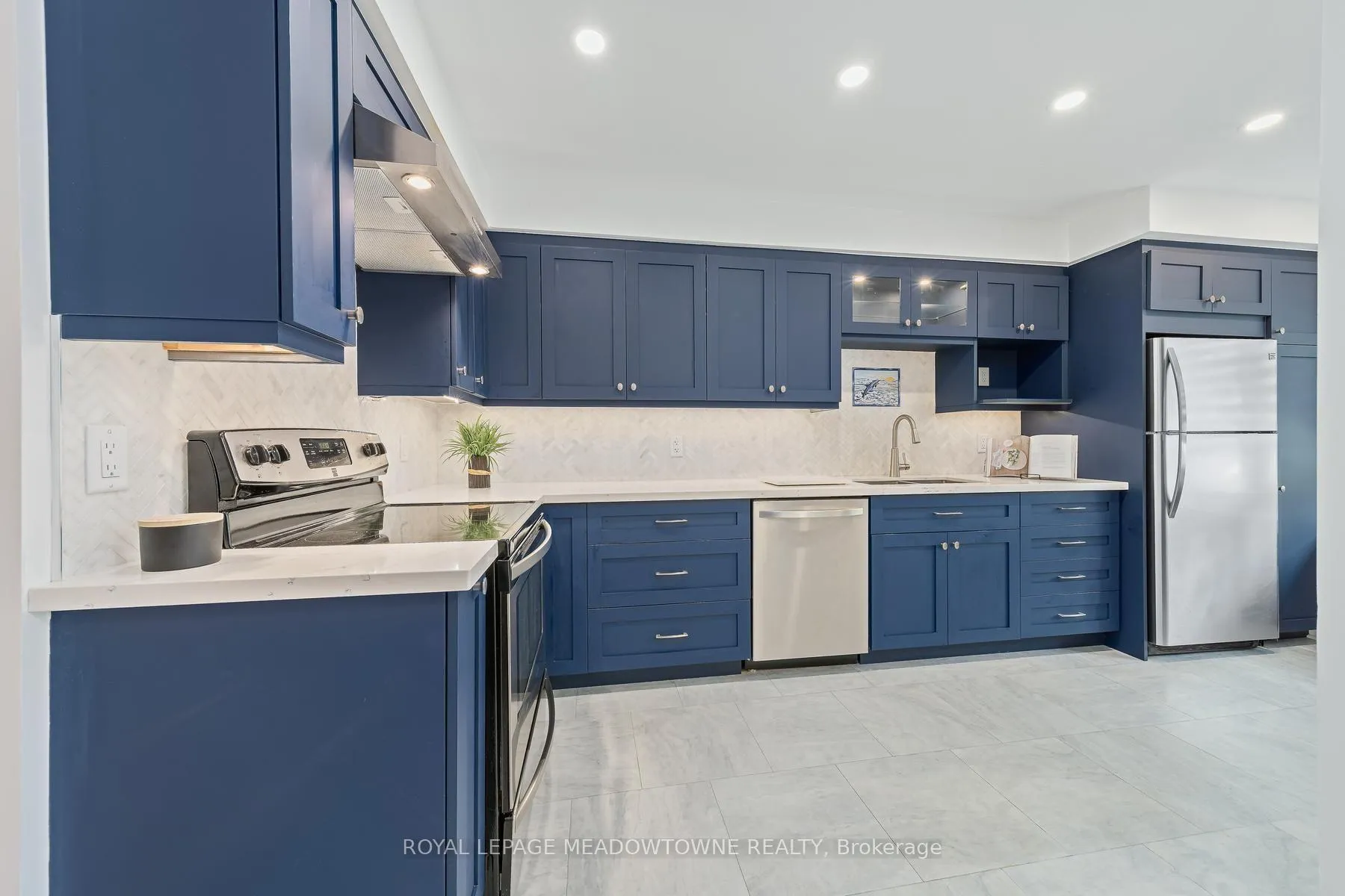 Photo 4 of Unit 11, 76 River Drive, Halton Hills, Georgetown — HOMEH