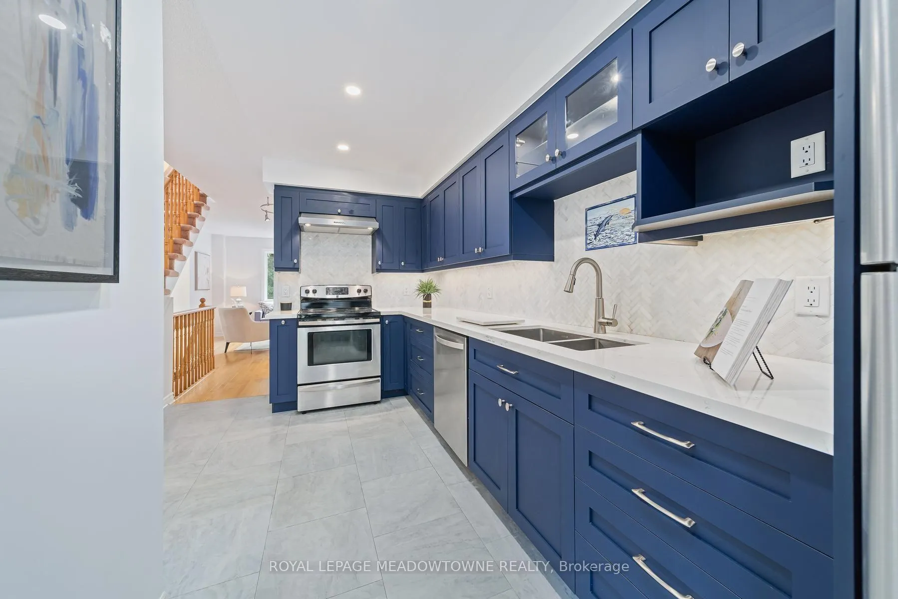 Photo 6 of Unit 11, 76 River Drive, Halton Hills, Georgetown — HOMEH