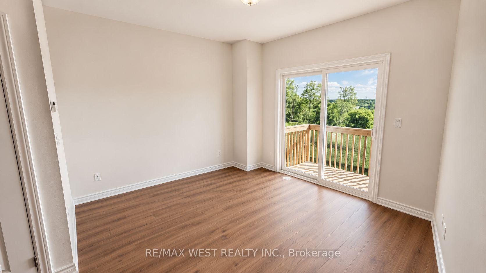 Photo 5 of 15 Inverary Crescent, Vaughan, Kleinburg — HOMEH