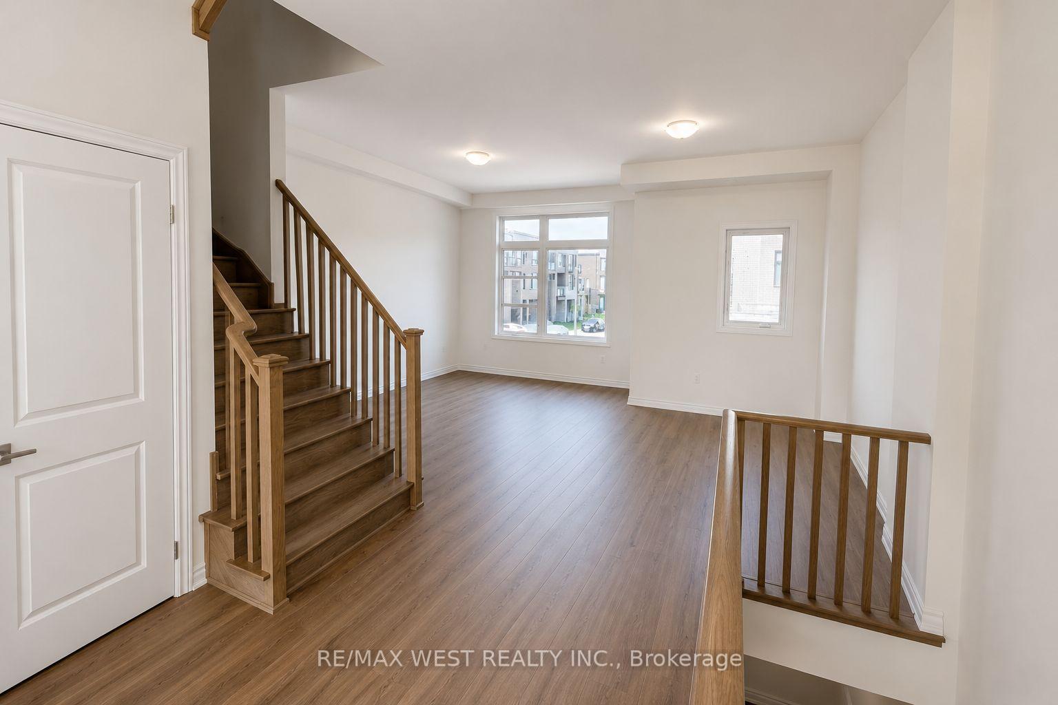 Photo 11 of 15 Inverary Crescent, Vaughan, Kleinburg — HOMEH