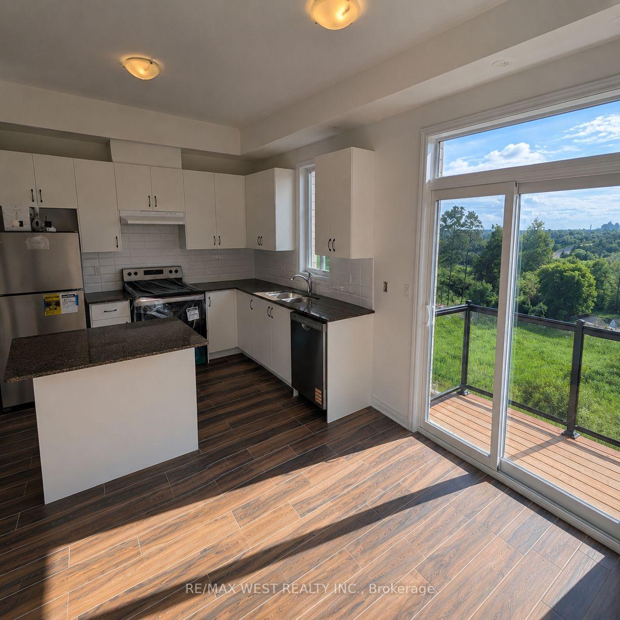 Photo 14 of 15 Inverary Crescent, Vaughan, Kleinburg — HOMEH