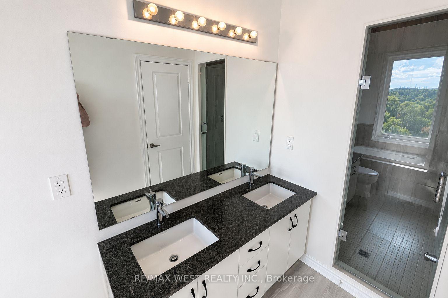 Photo 28 of 15 Inverary Crescent, Vaughan, Kleinburg — HOMEH