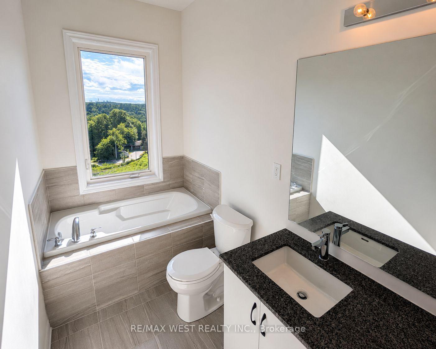 Photo 29 of 15 Inverary Crescent, Vaughan, Kleinburg — HOMEH