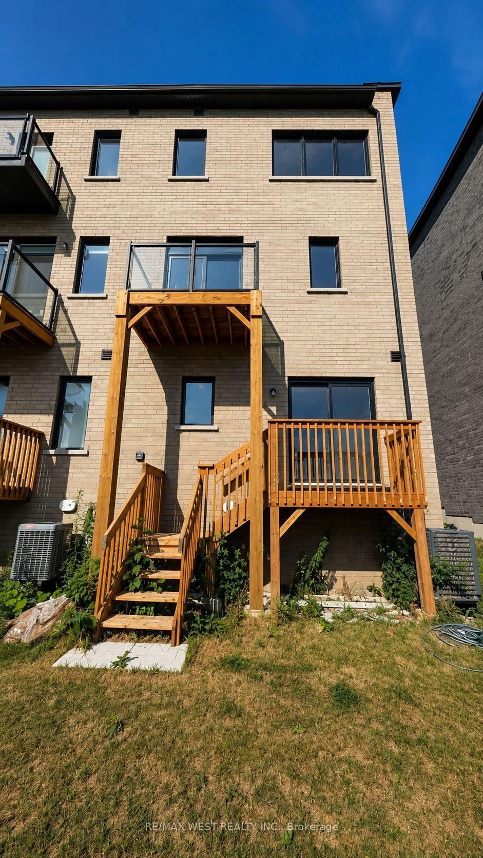 Photo 32 of 15 Inverary Crescent, Vaughan, Kleinburg — HOMEH