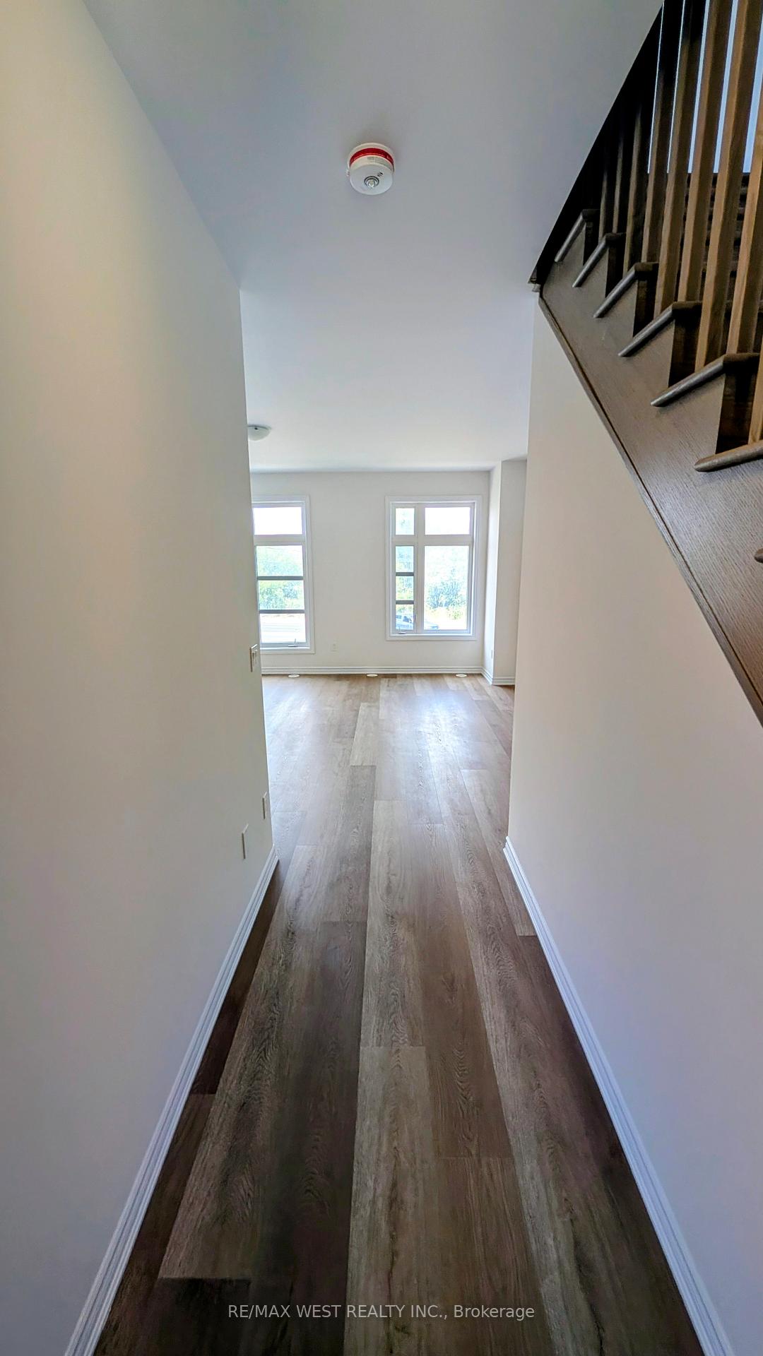 Photo 3 of 91 Inverary Crescent, Vaughan, Kleinburg — HOMEH