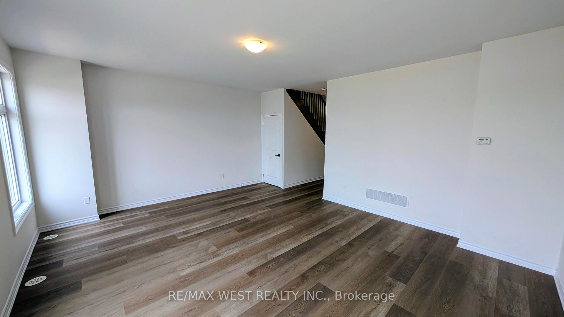 Photo 6 of 91 Inverary Crescent, Vaughan, Kleinburg — HOMEH