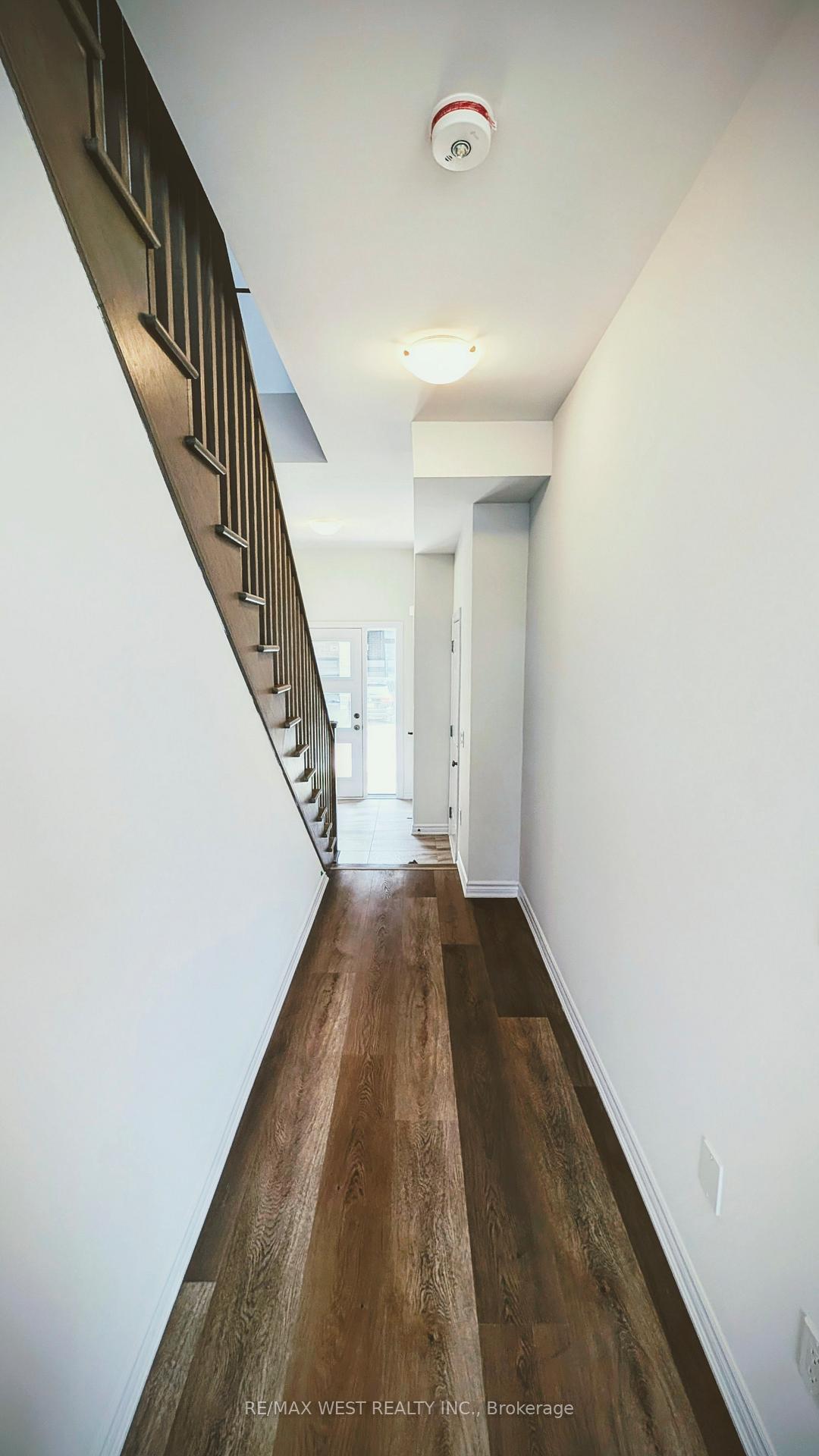Photo 8 of 91 Inverary Crescent, Vaughan, Kleinburg — HOMEH