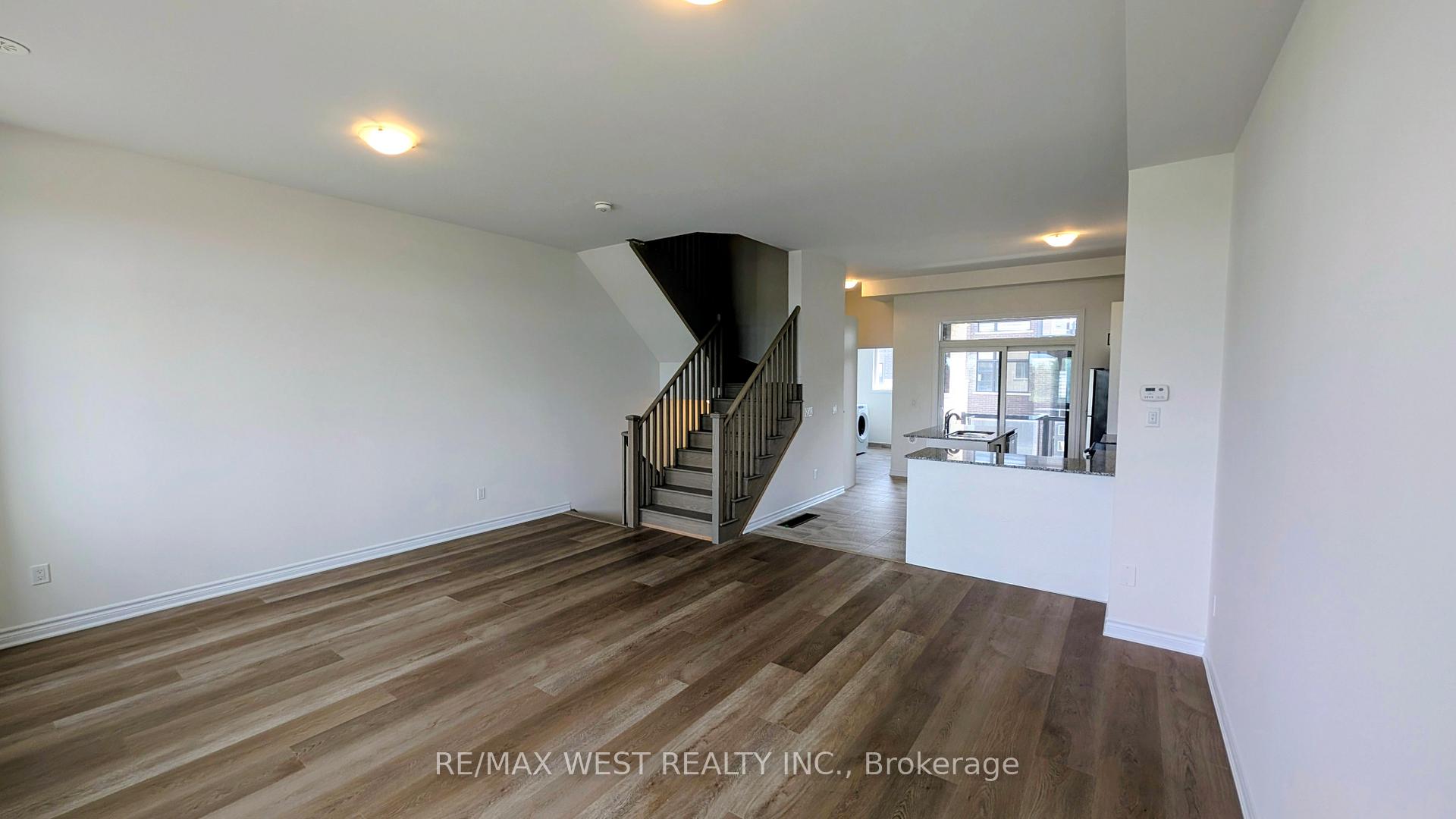 Photo 12 of 91 Inverary Crescent, Vaughan, Kleinburg — HOMEH