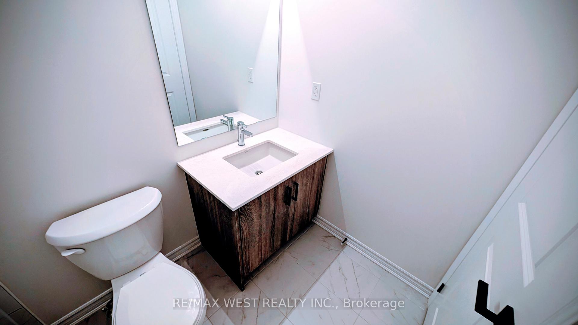 Photo 18 of 91 Inverary Crescent, Vaughan, Kleinburg — HOMEH