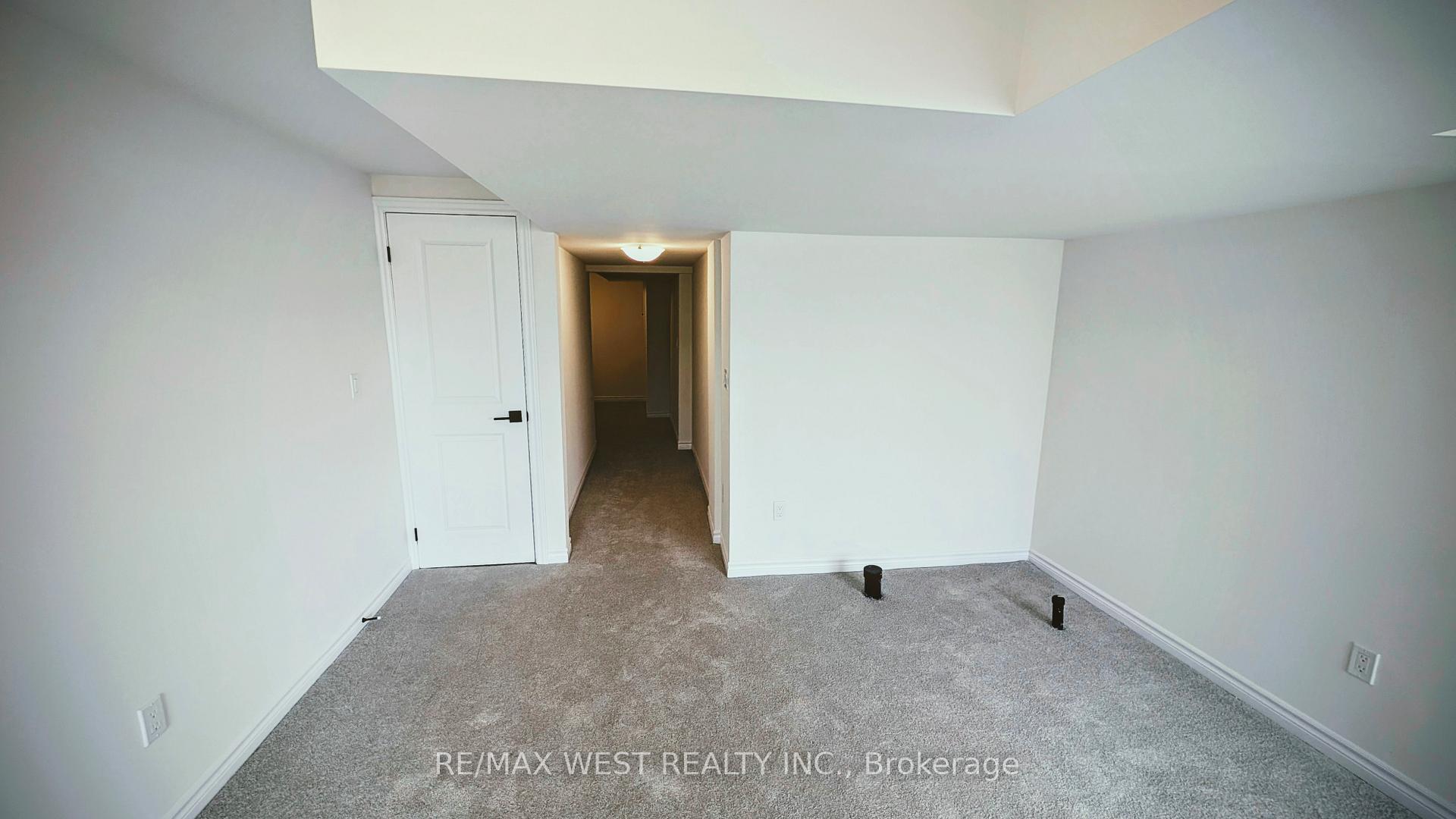 Photo 32 of 91 Inverary Crescent, Vaughan, Kleinburg — HOMEH