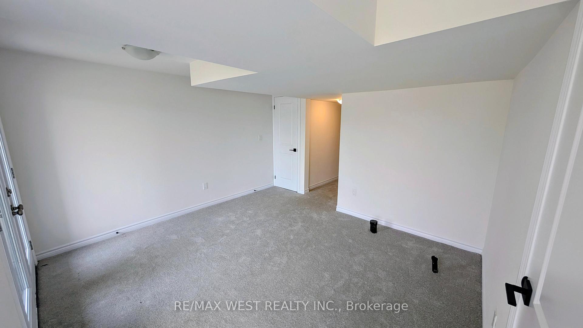 Photo 33 of 91 Inverary Crescent, Vaughan, Kleinburg — HOMEH