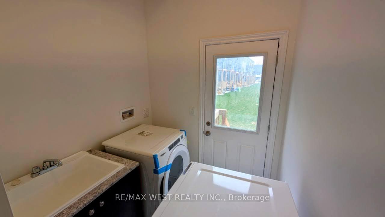 Photo 8 of 106 Wascana Road, Vaughan, Elder Mills — HOMEH