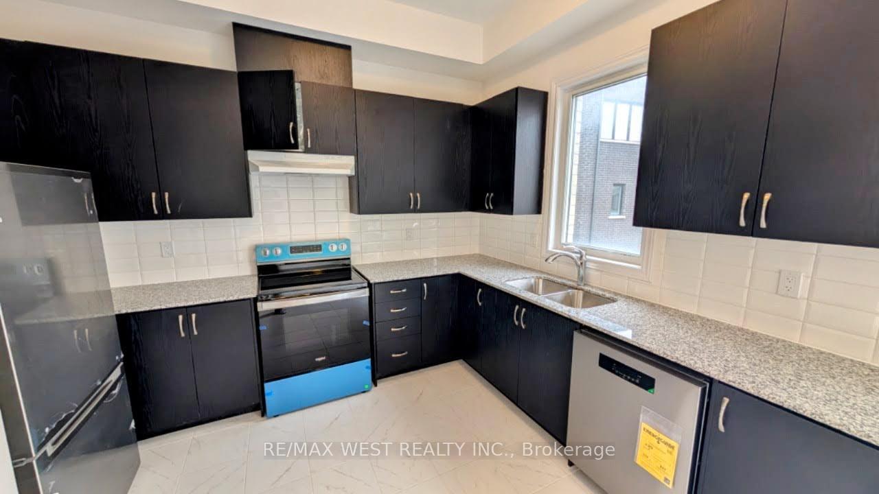 Photo 12 of 106 Wascana Road, Vaughan, Elder Mills — HOMEH
