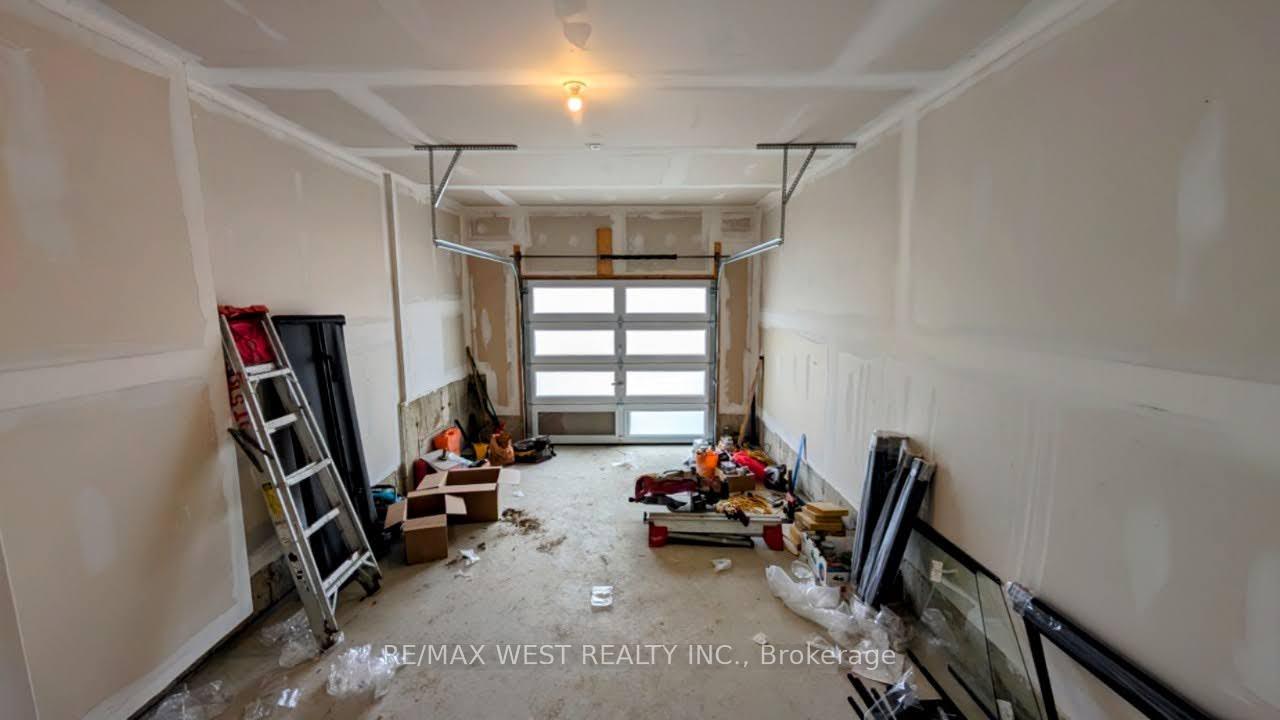 Photo 33 of 106 Wascana Road, Vaughan, Elder Mills — HOMEH