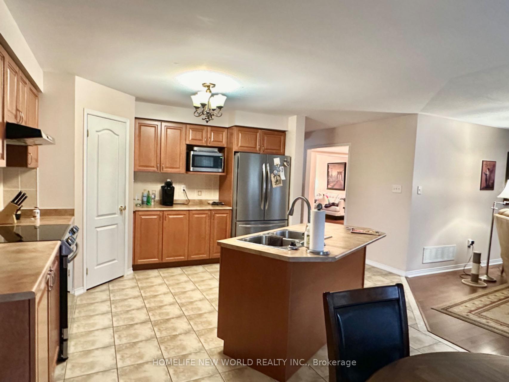 Photo 7 of 1354 Coldstream Drive, Oshawa, Taunton — HOMEH