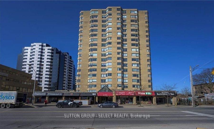 Front of Unit 1605, 695 Richmond Street
