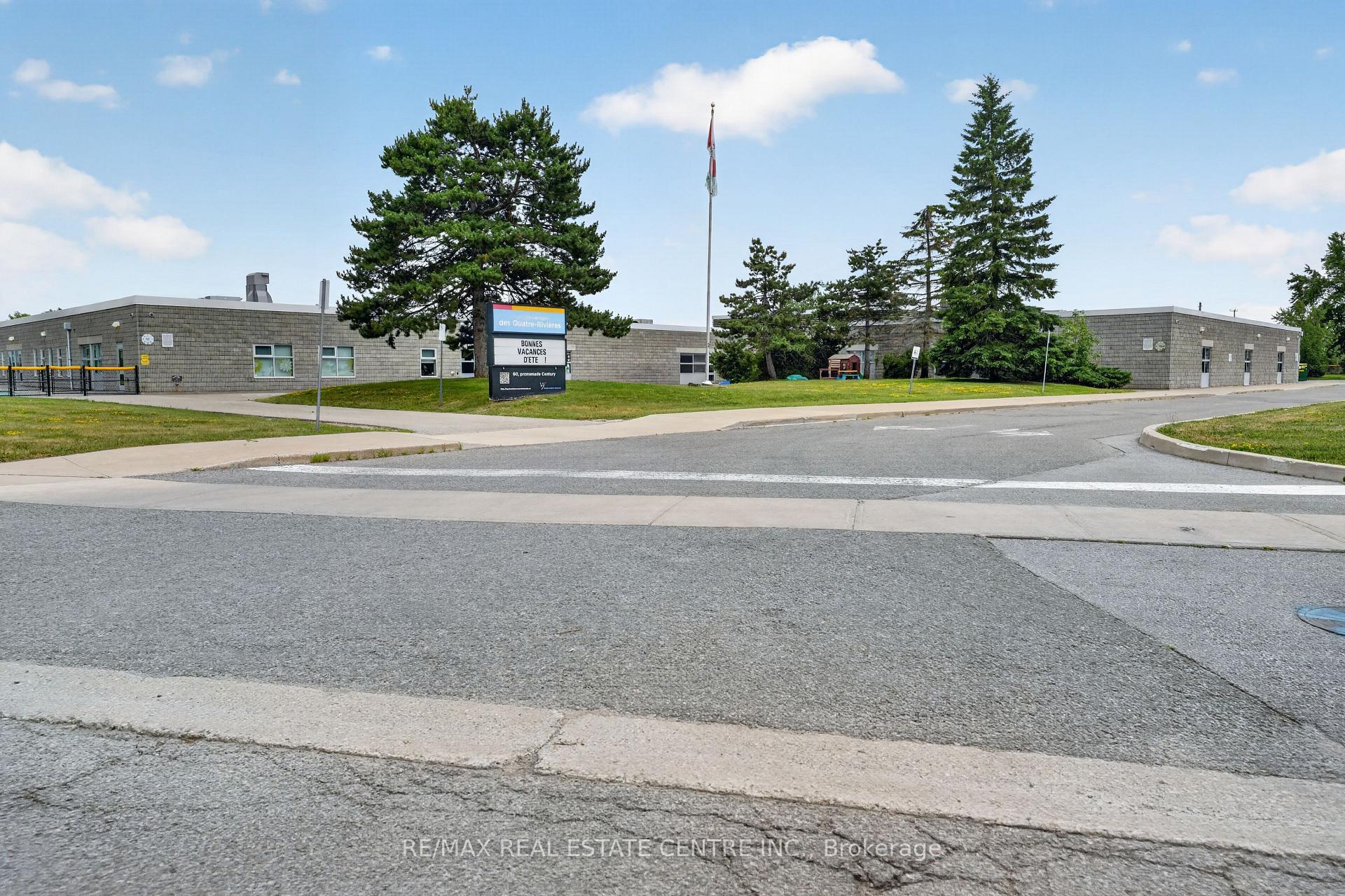 Photo 30 of 23 Burbank Crescent, Orangeville — HOMEH