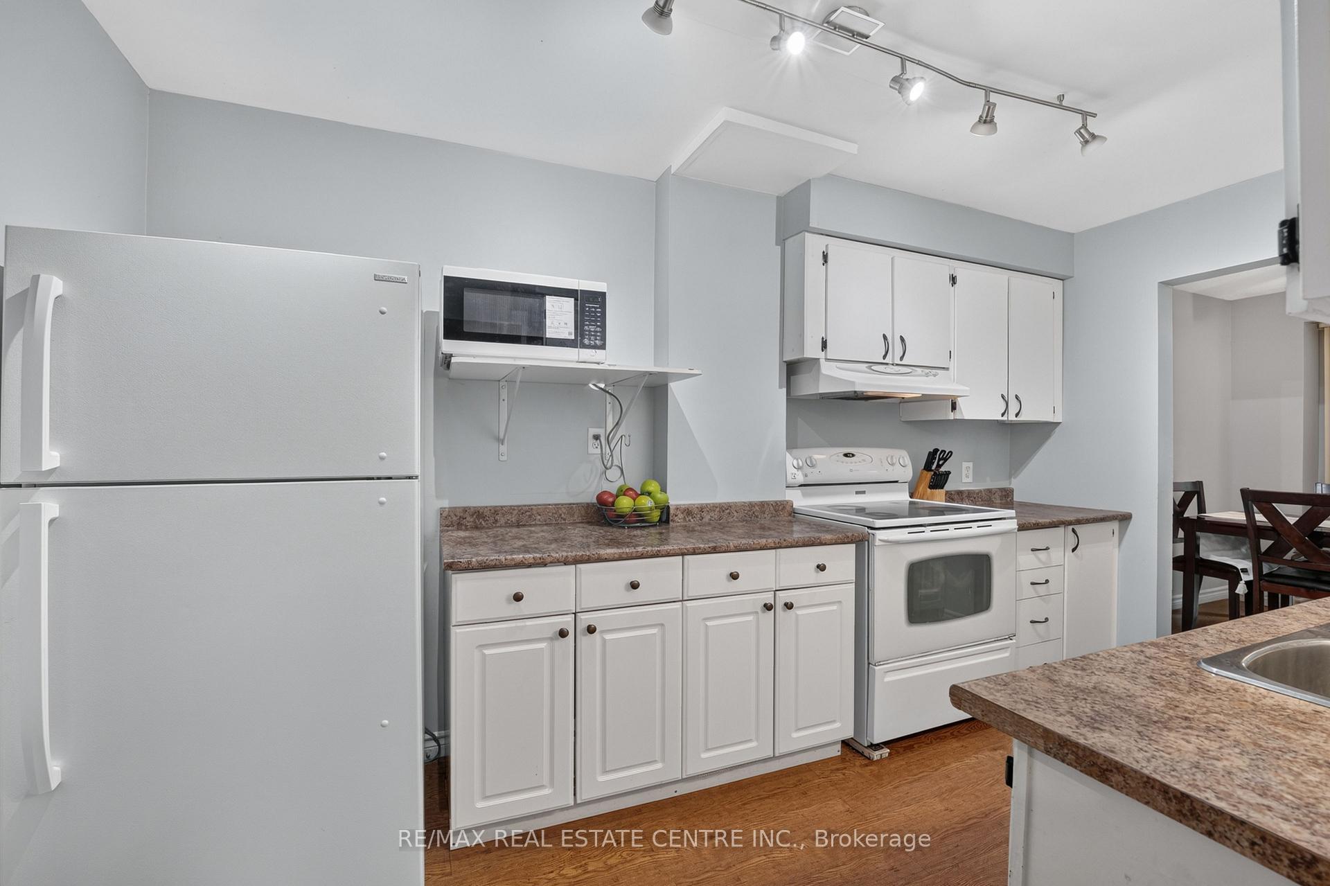 Photo 7 of 23 Burbank Crescent, Orangeville — HOMEH
