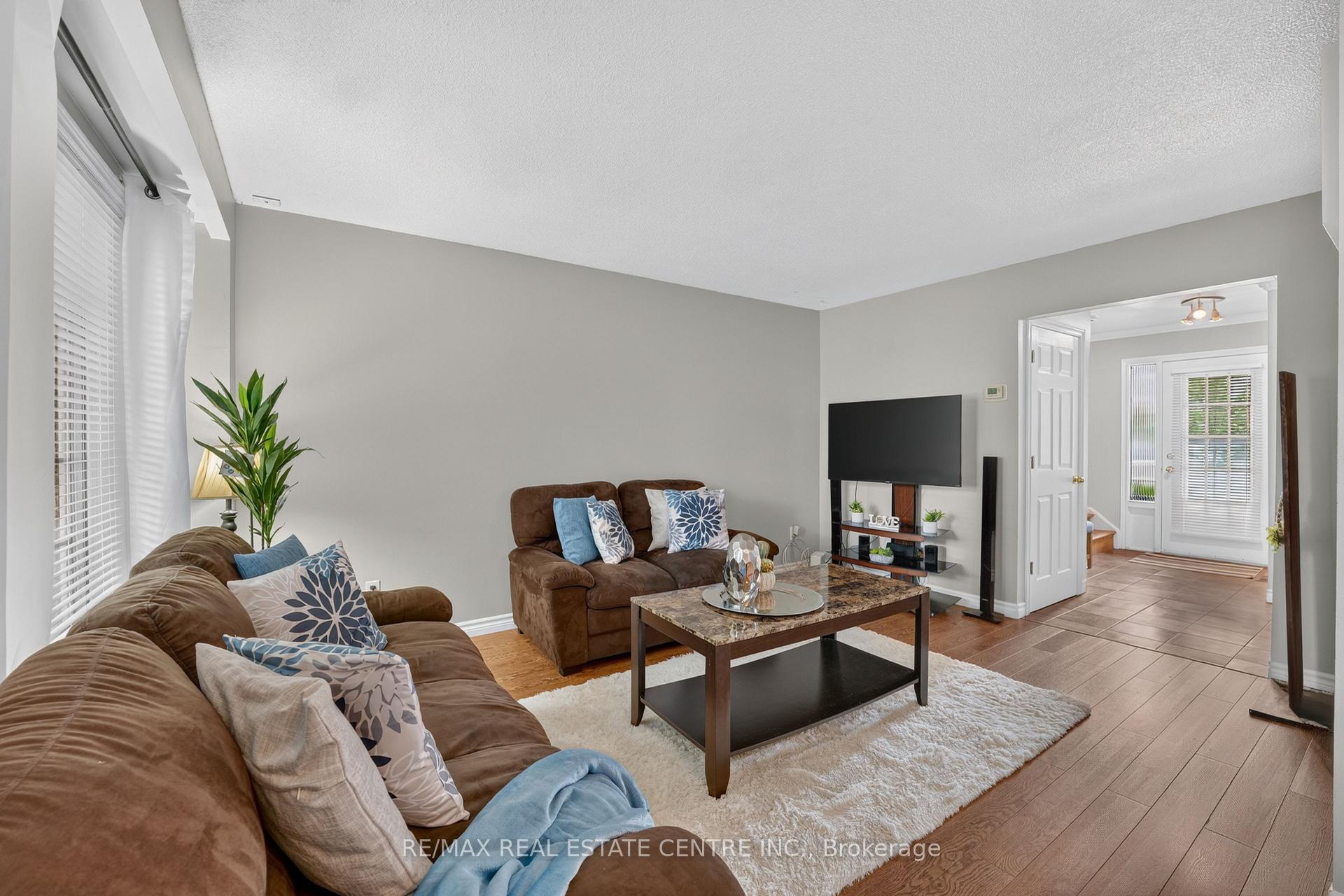 Photo 13 of 23 Burbank Crescent, Orangeville — HOMEH