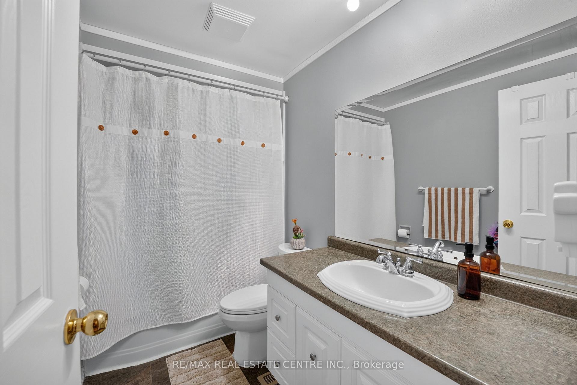 Photo 19 of 23 Burbank Crescent, Orangeville — HOMEH