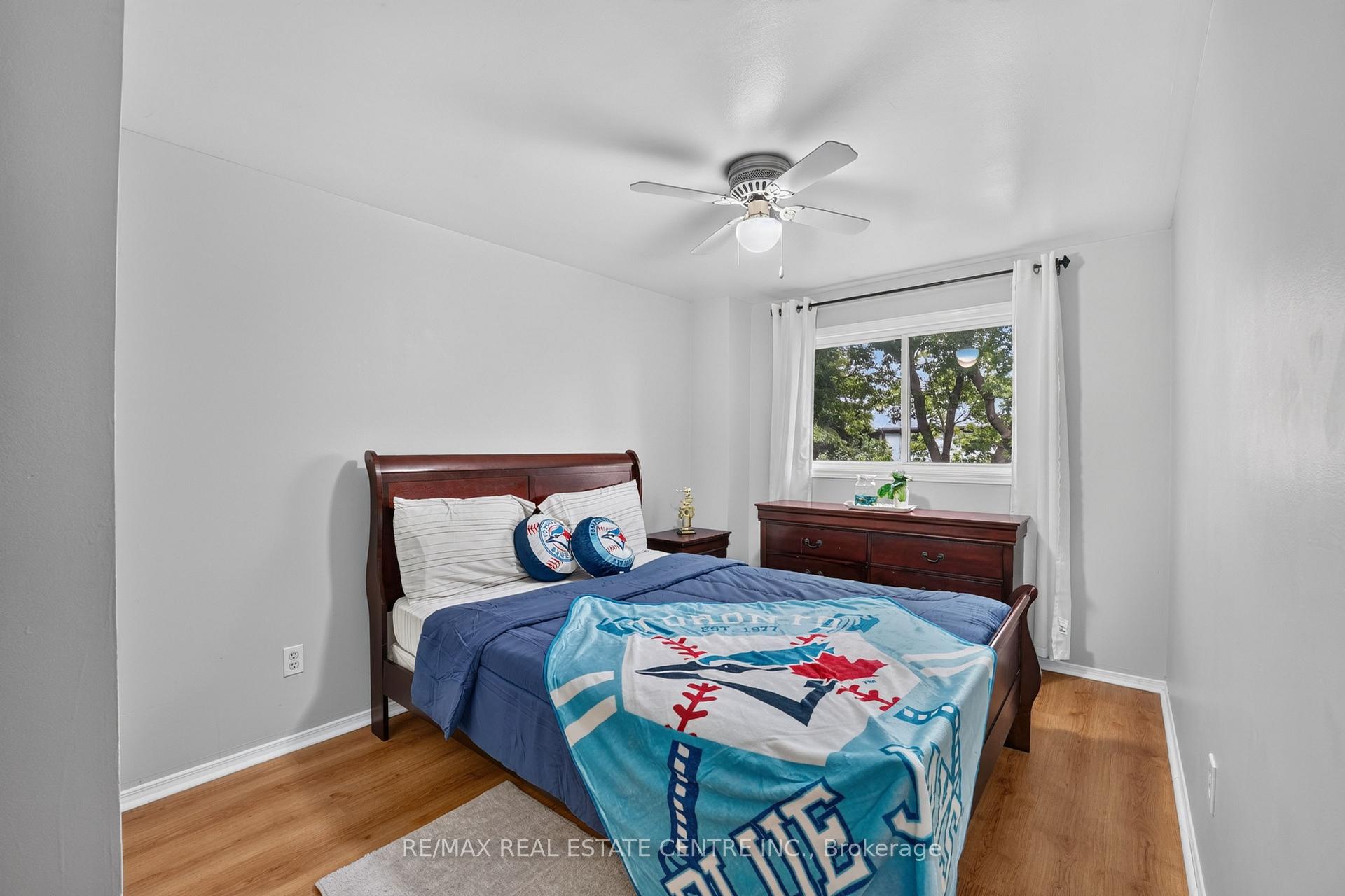 Photo 20 of 23 Burbank Crescent, Orangeville — HOMEH