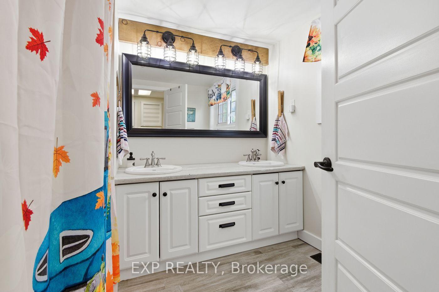 Photo 9 of 9043 Ridge Road, Niagara Falls, Schisler — HOMEH