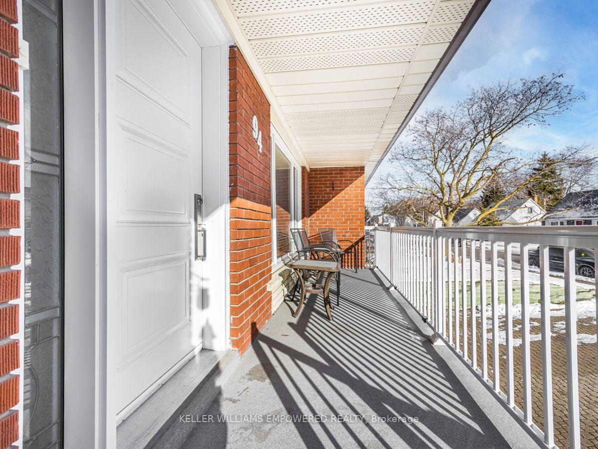 Photo 2 of 94 Archibald Street, Brampton, Brampton West — HOMEH